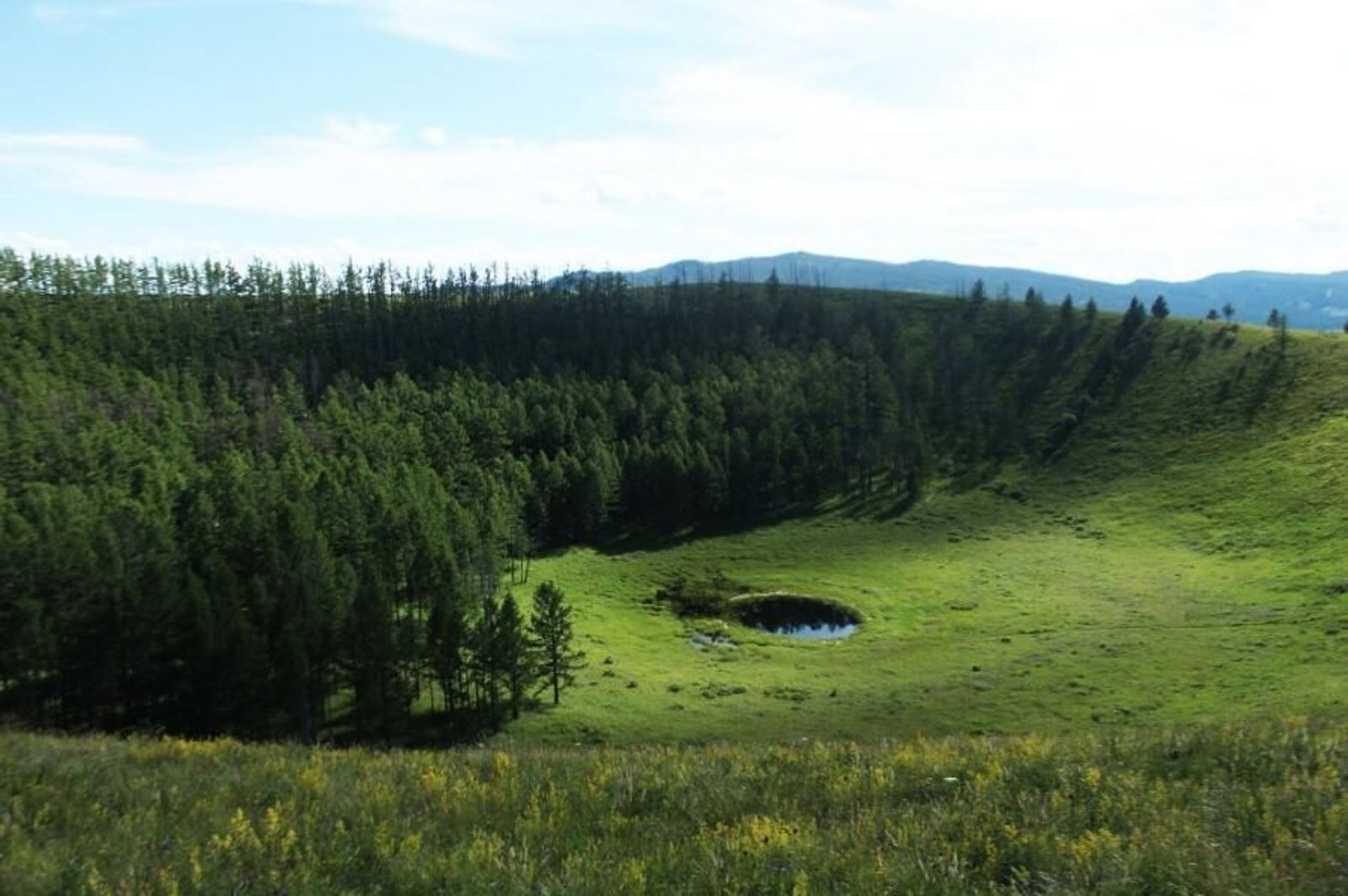 韓國人氣網紅不幸殞命蒙古火山。（翻攝自mongolia-trips.com）