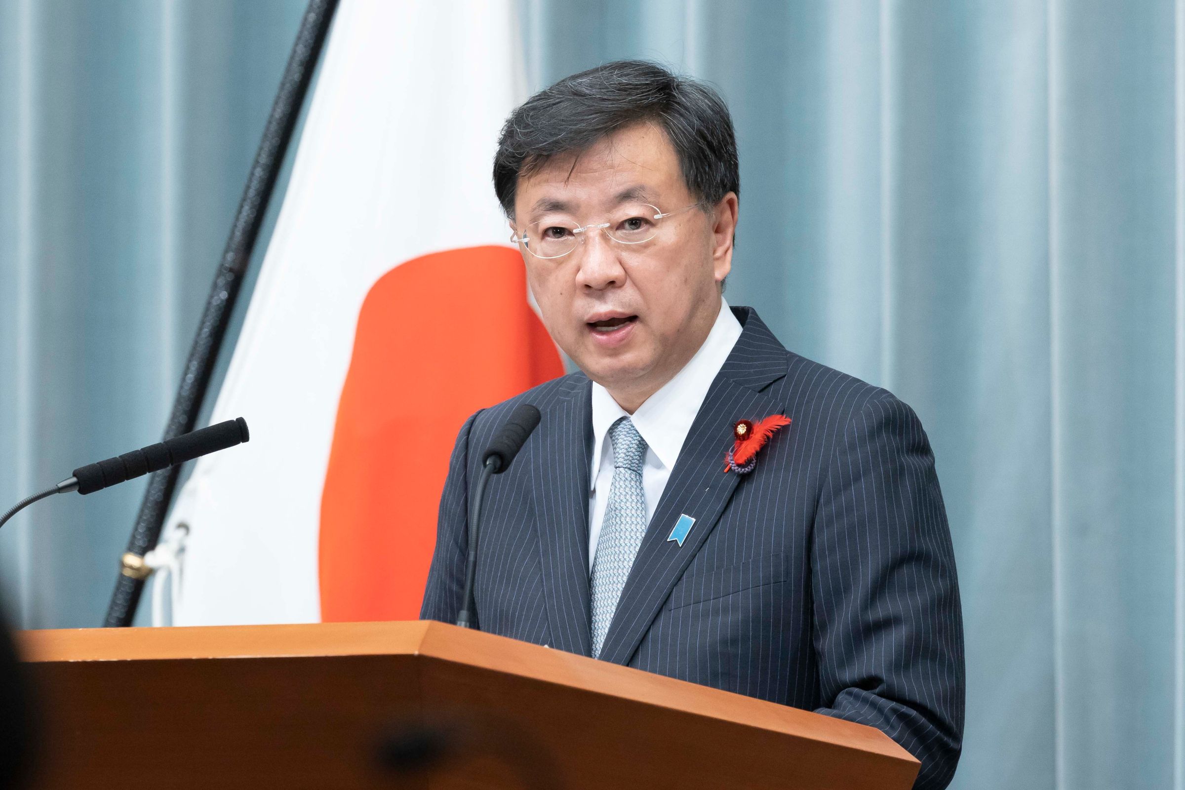 日本執政黨自民黨安倍派今宣布解散,前內閣官房長官松野博一(圖)也出面道歉。(翻攝自@MatsunoHirokazu X)