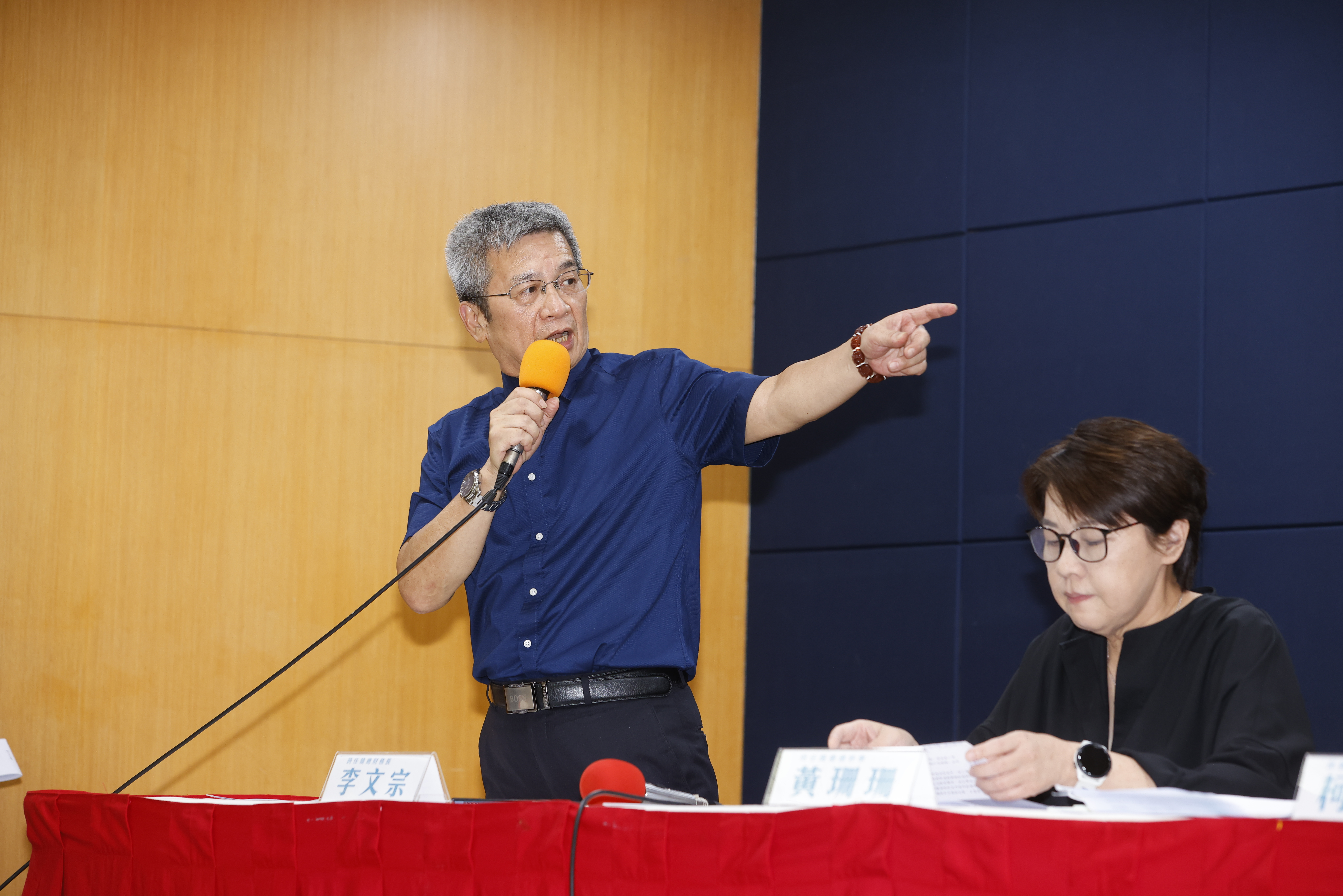 李文宗一句「我很負責任地說，我完全不知情」，被諷刺為年度金句。（本刊資料照）