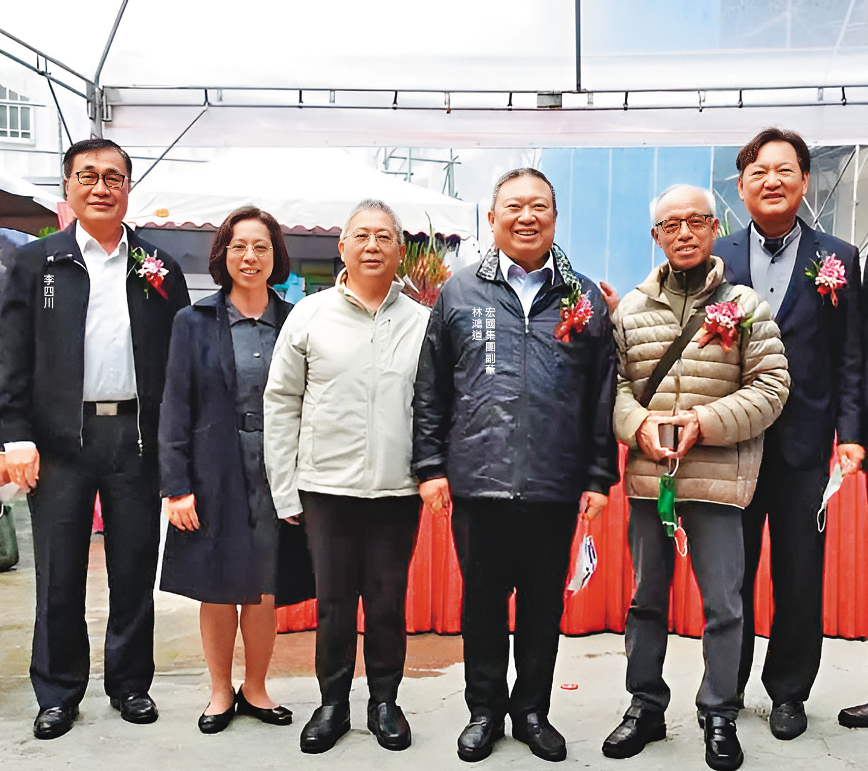 李四川不只黨內人緣佳,政商關係也良好,日前林鴻道等人私下會面挺李。圖為今年3月,宏國湖匯集合住宅新建工程上梁典禮。(翻攝久舜營造官網)