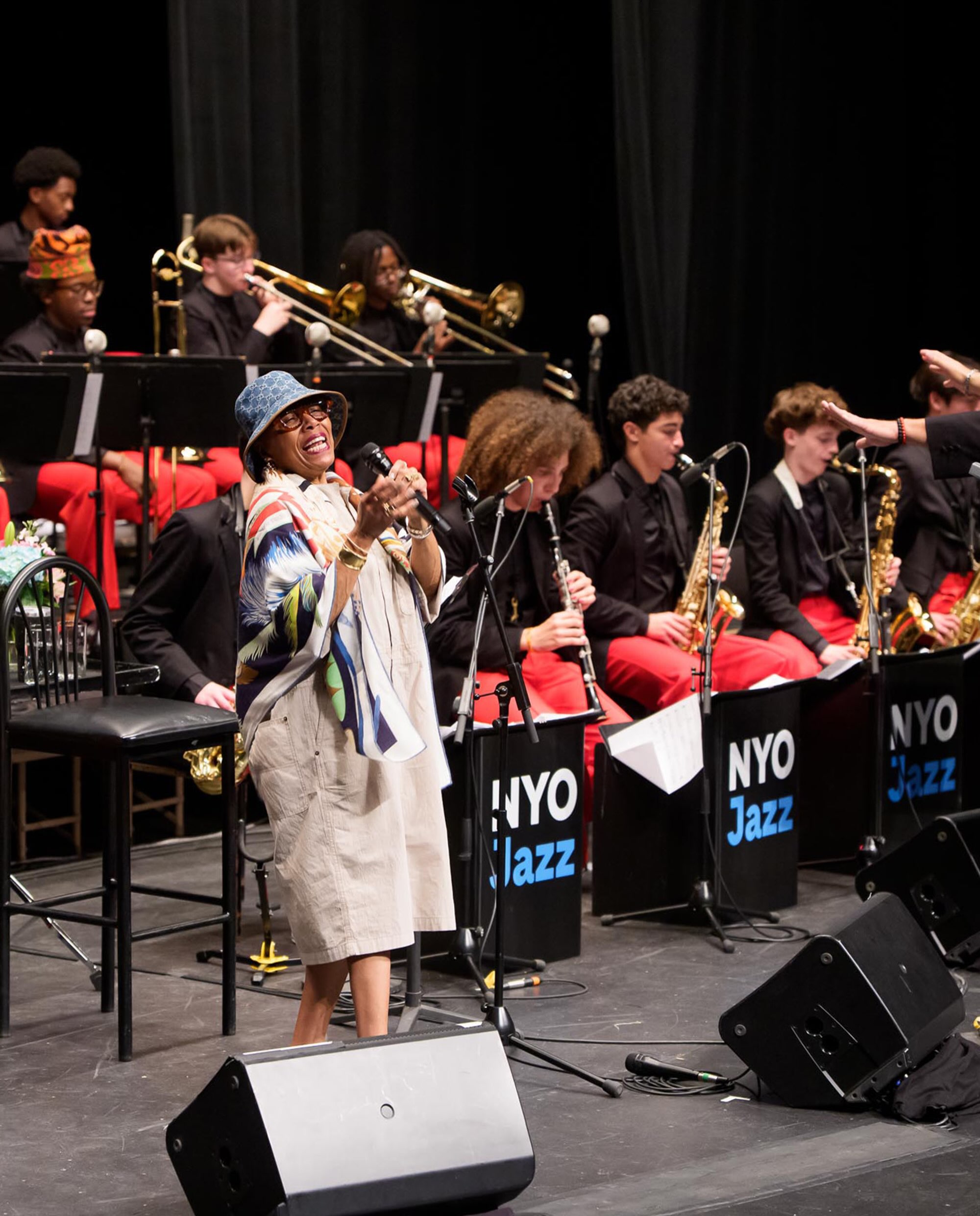 美國卡內基音樂廳國家青年爵士樂團(NYO Jazz)和三座葛萊美獎及東尼獎得主迪・迪・布里姬沃特(左一)將來台演出。(牛耳藝術提供)