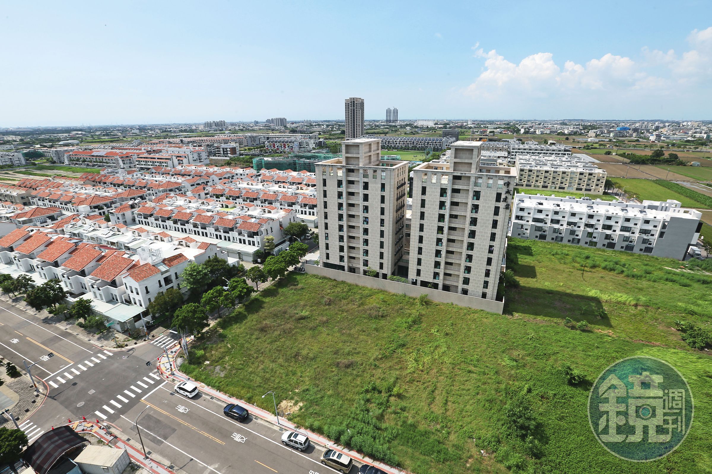 土地增值稅是以土地公告現值總額作為判斷基準。