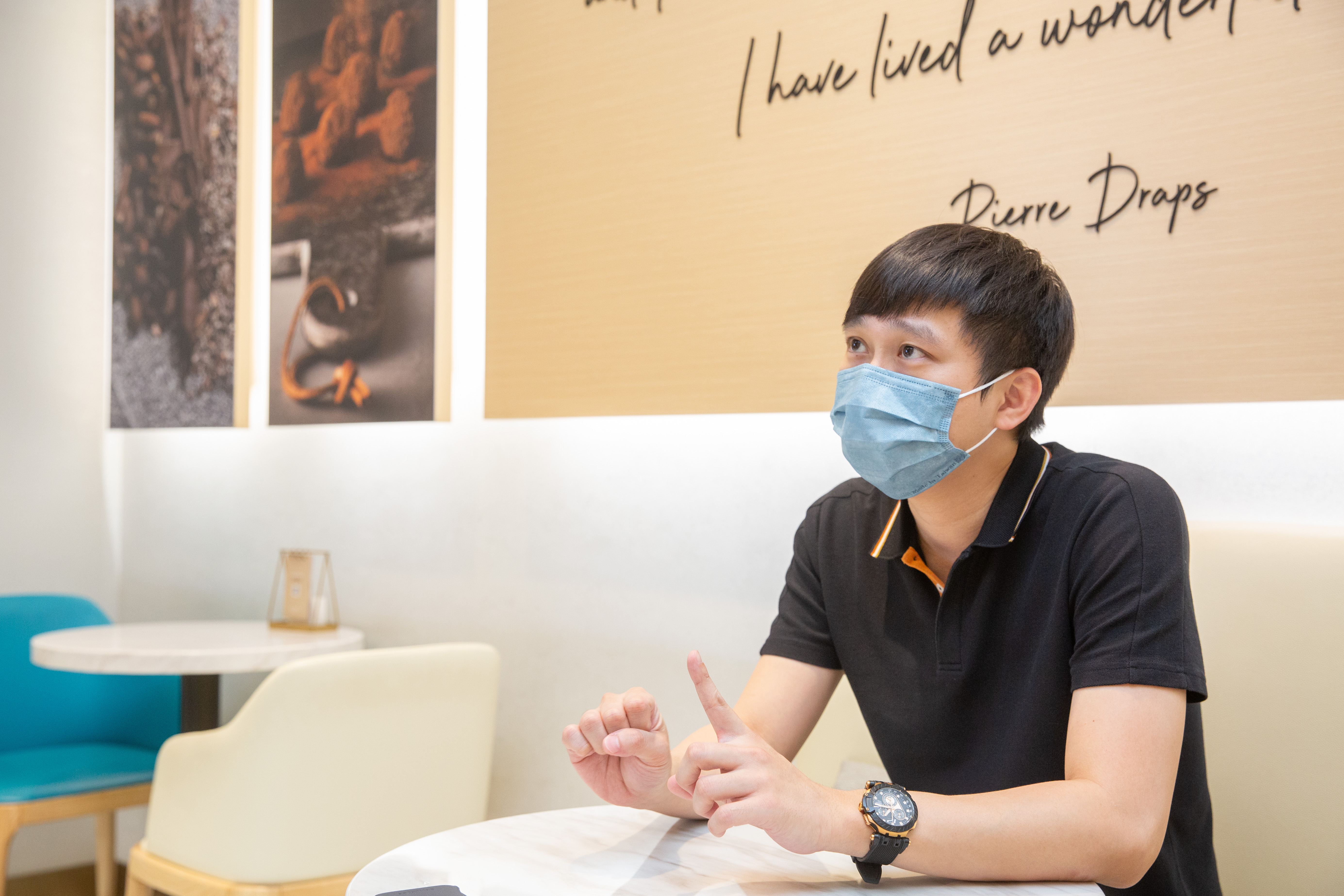 以現在股價計算出預估本益比，在股價還沒反應今明年獲利時，先進場布局，是Kelvin的絕招。