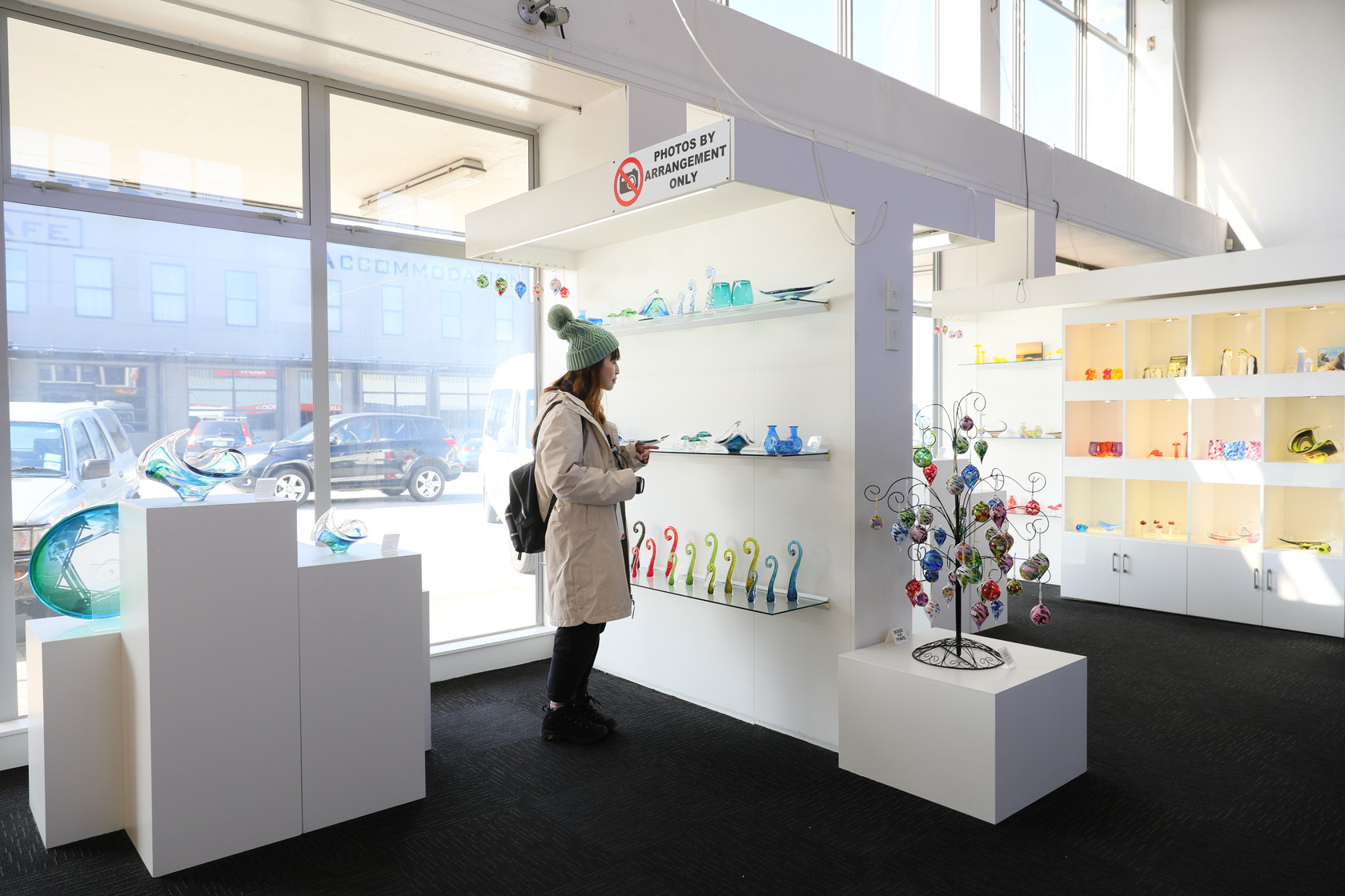 「霍奇蒂卡玻璃工坊（Hokitika Glass Studio）」是在地知名的老工藝店。