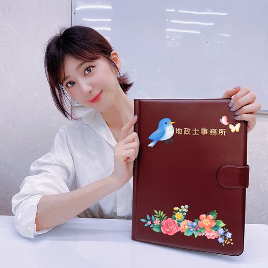 謝翔雅去年完成買房大事。(翻攝自臉書)