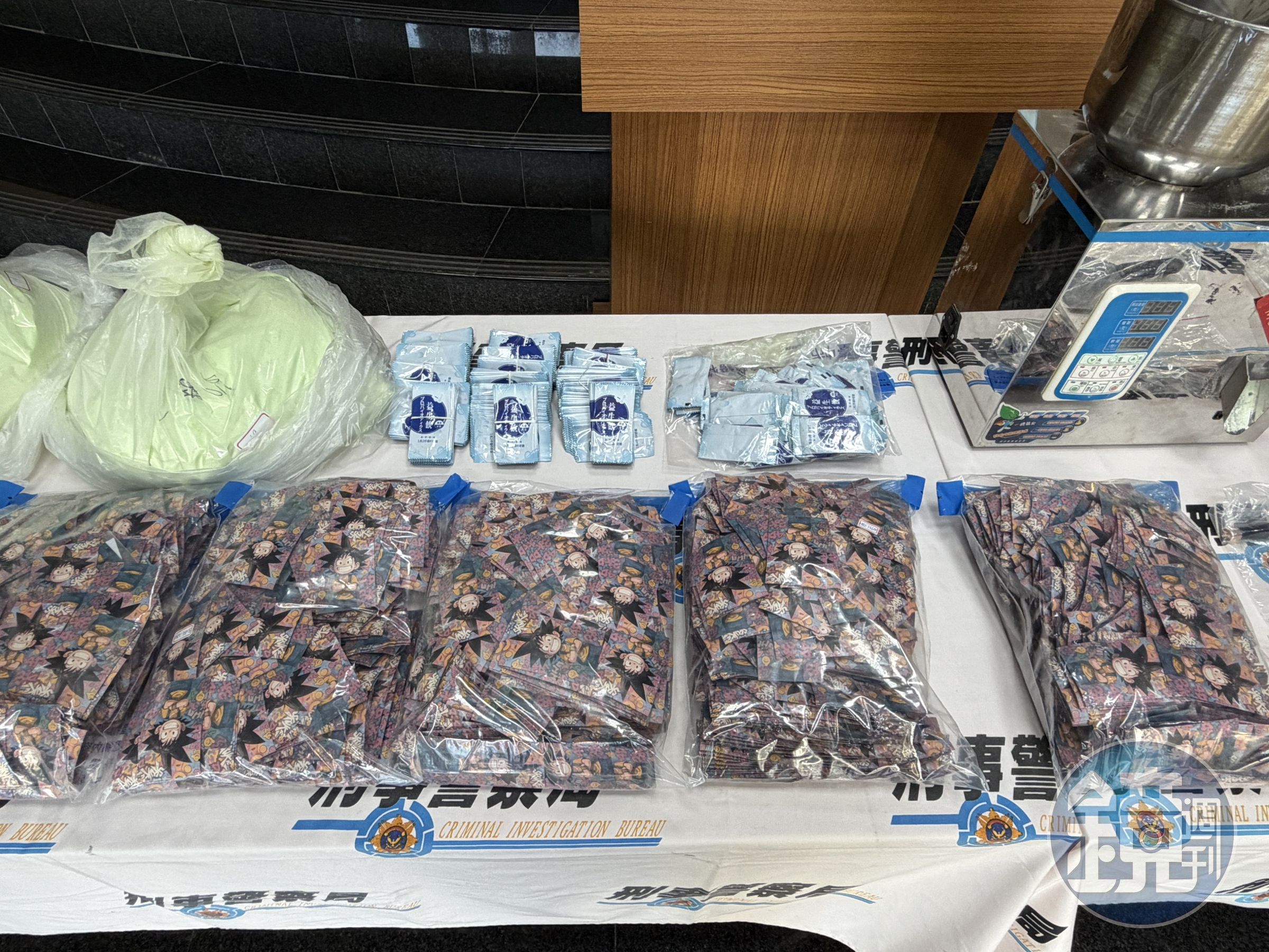 查扣三級毒品咖啡包3,885包。(刑事局提供)