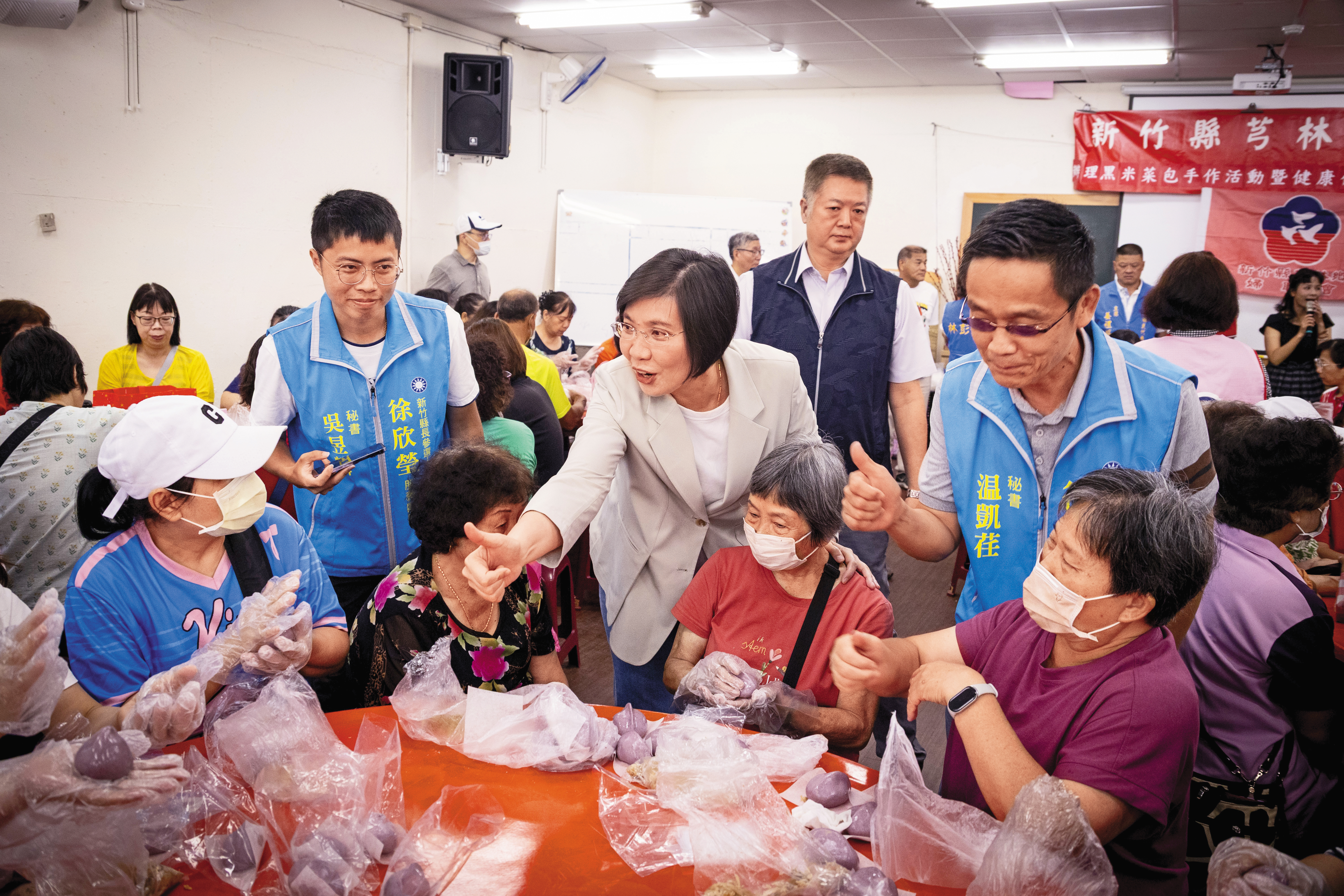 竹北藍白整合失敗,徐欣瑩(中)稱自己沒權力決定,並續喊在野團結。