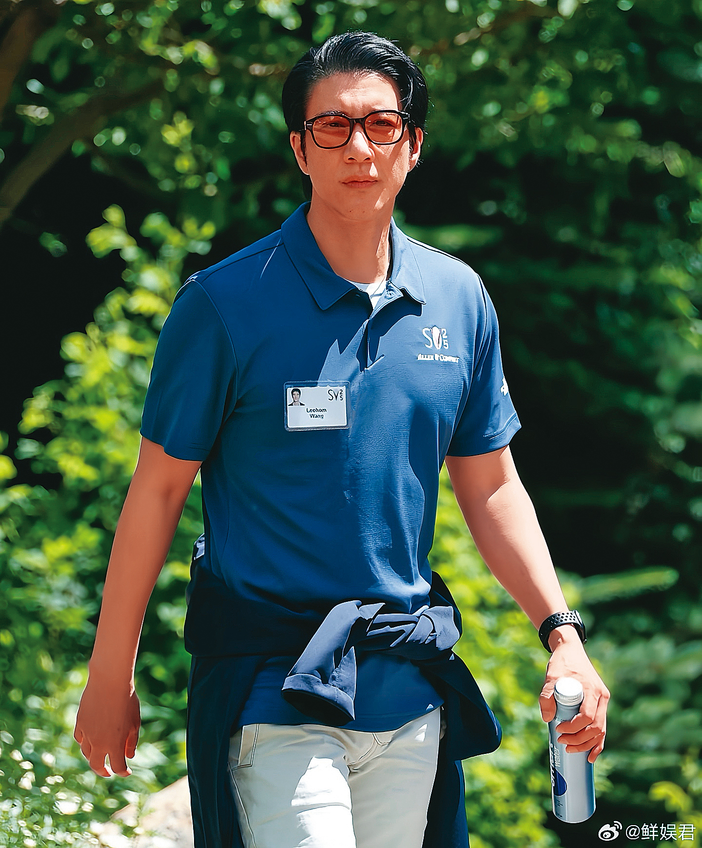 王力宏出席太陽谷峰會，與比爾蓋茲、祖克伯及庫克等科技巨頭同場，展現其在商界與科技圈的廣泛人脈，並被視為亞洲娛樂界代表。 （翻攝自鮮娛君微博）