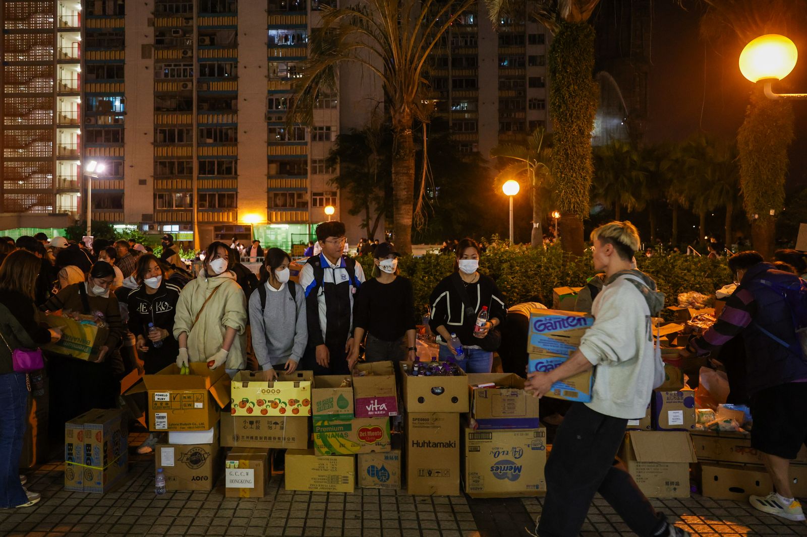 香港大火／驚傳有賊趁火打劫！坐計程車偷物資　藝人怒轟：比乞丐還可憐