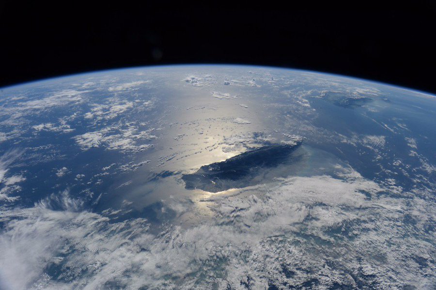 護國神山「斬颱刀」太空照曝光。（翻攝自蕭美琴臉書）