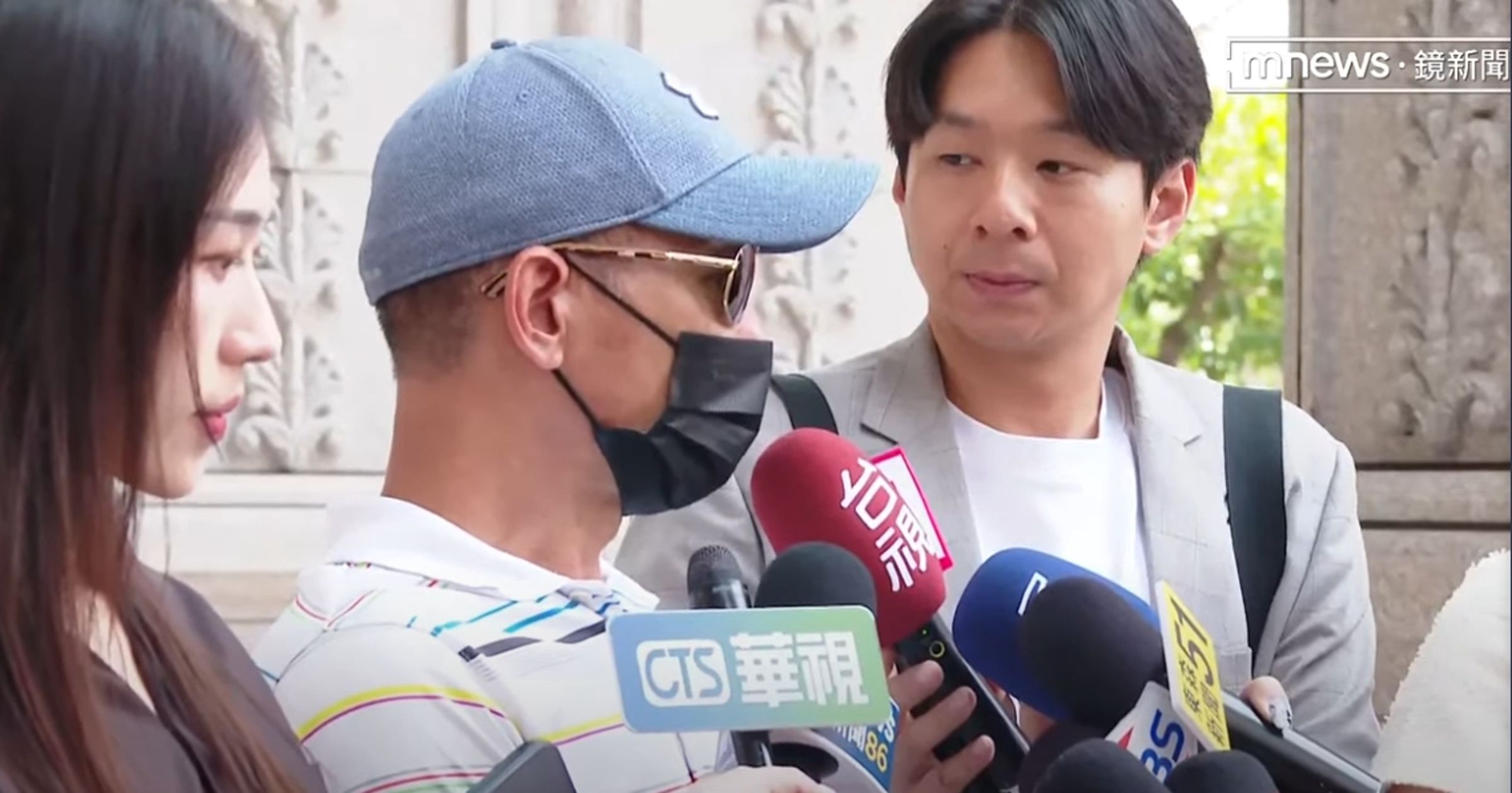 林柏宏四叔今天現身向外界說明家人之間的債務關係。（翻攝鏡新聞YouTube直播）