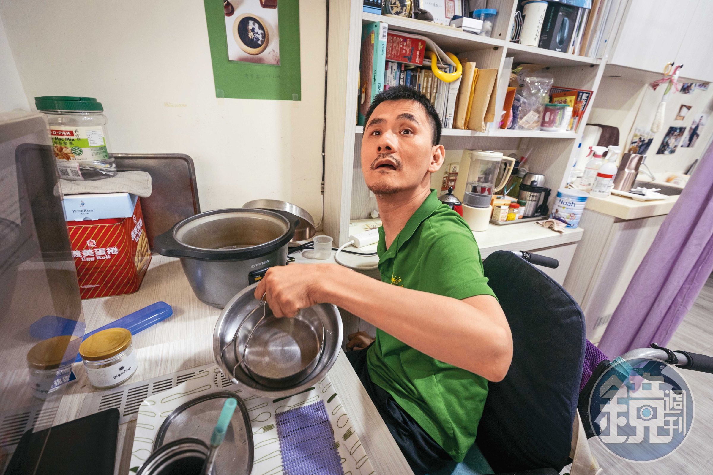 孫嘉梁常自己用電鍋蒸飯吃。他希望個人助理時數充足時,能跟個助一起下廚。