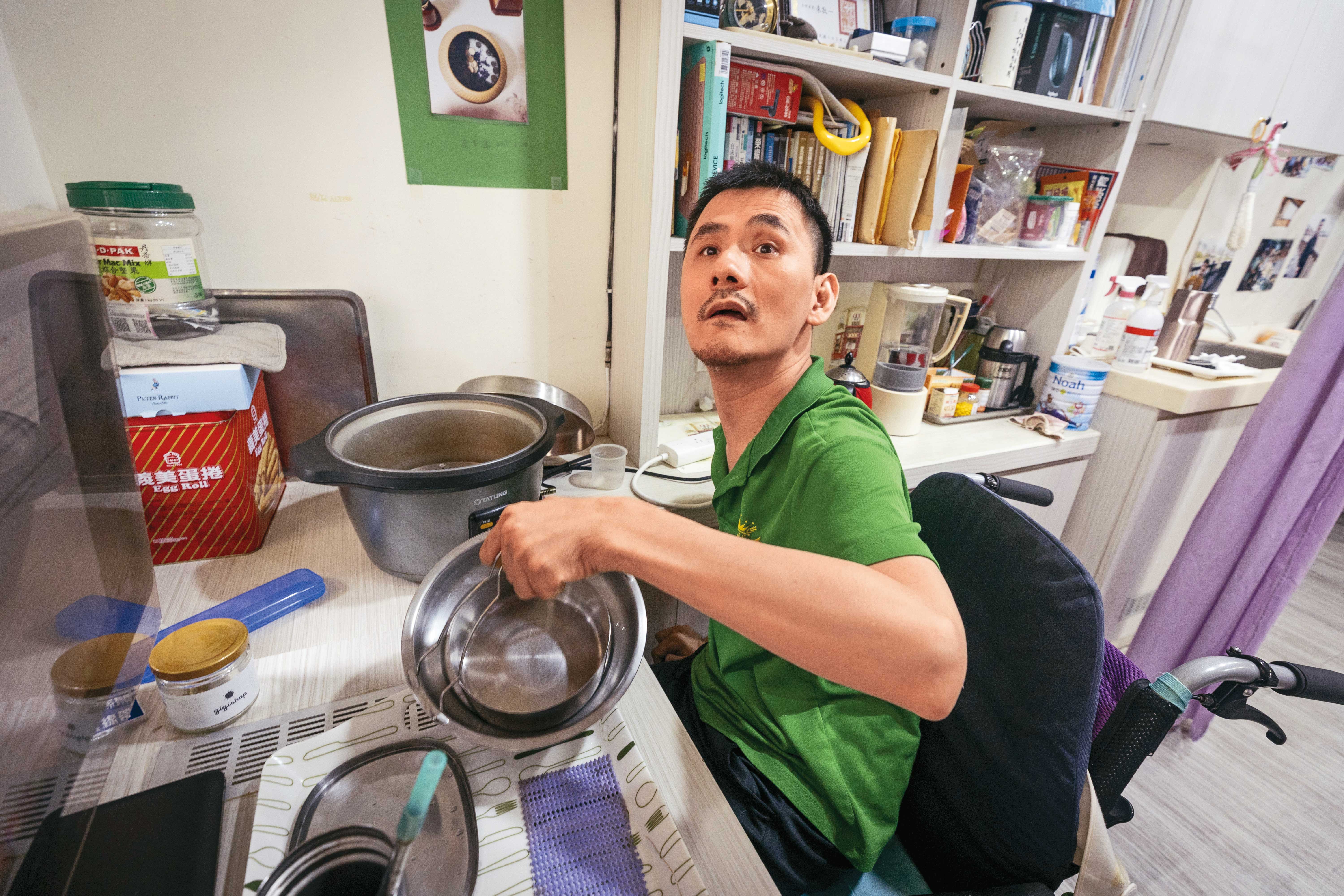 孫嘉梁常自己用電鍋蒸飯吃。他希望個人助理時數充足時，能跟個助一起下廚。