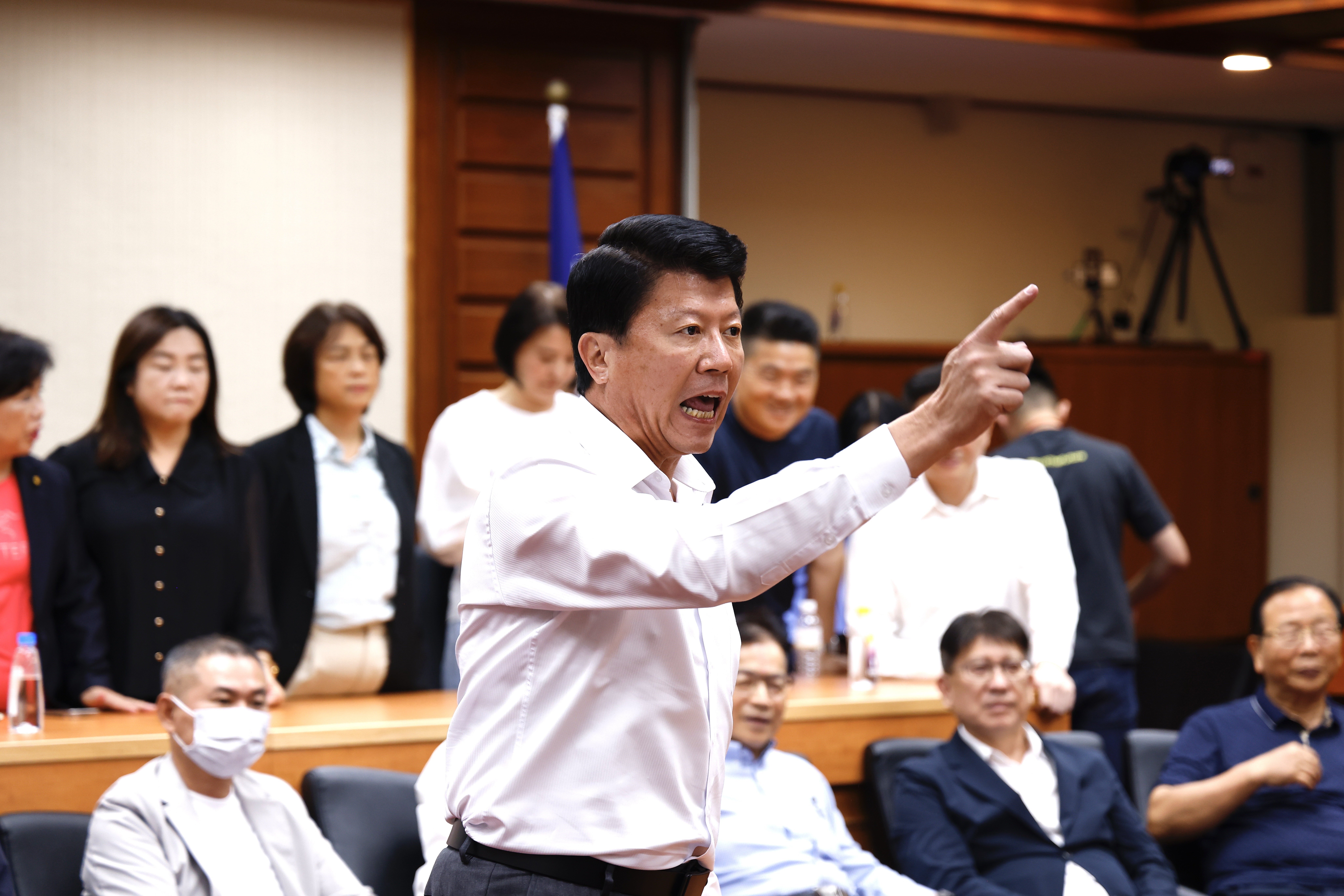 藍委謝龍介強調多個黨籍立委都有提案，現在遇到一些反對聲音，國民黨就縮起來。（本刊資料照）