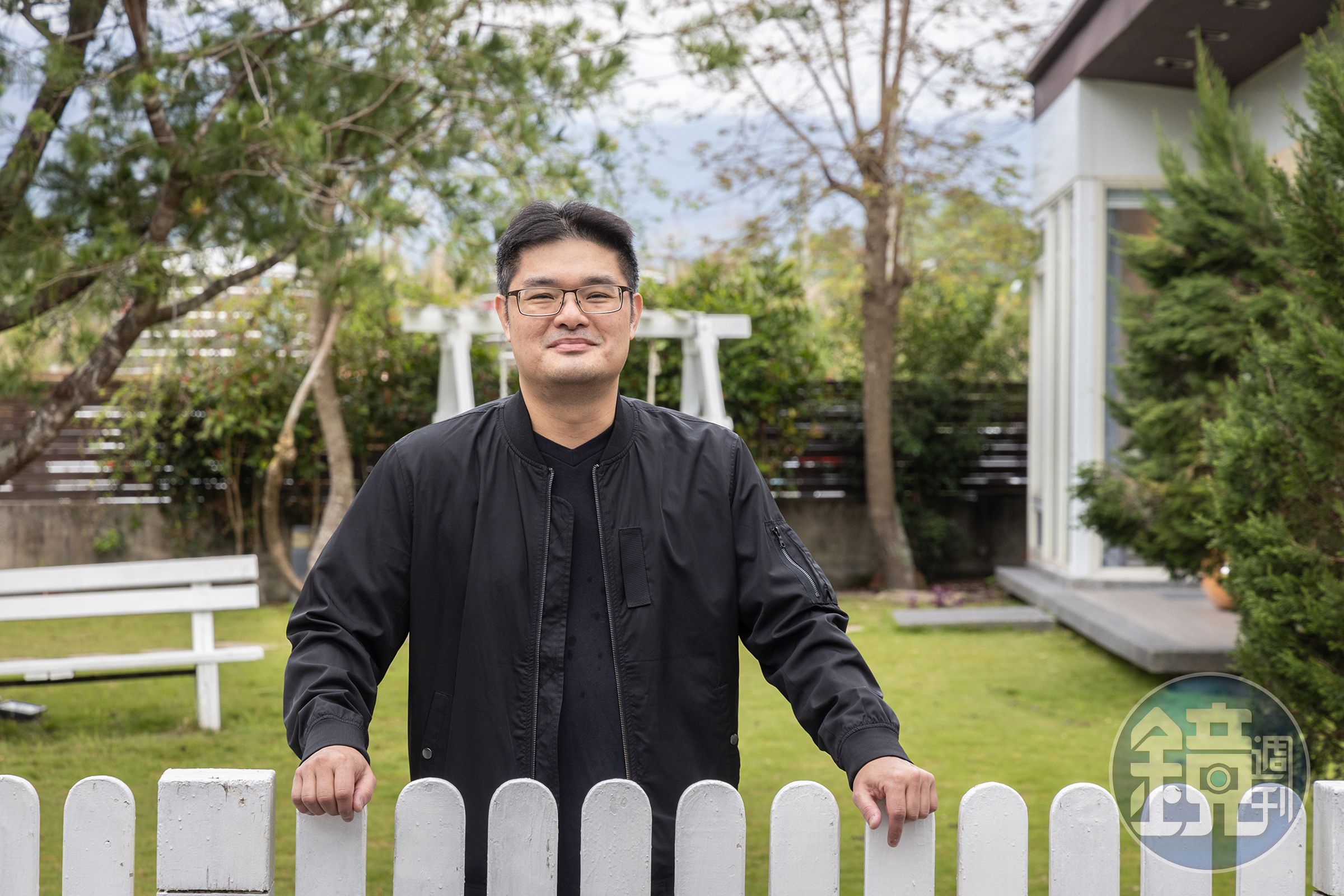 奧丁丁營運長李俊宏愛上綠舍民宿的綠地與庭園，希望人住客可以享受童趣與悠閒時光。