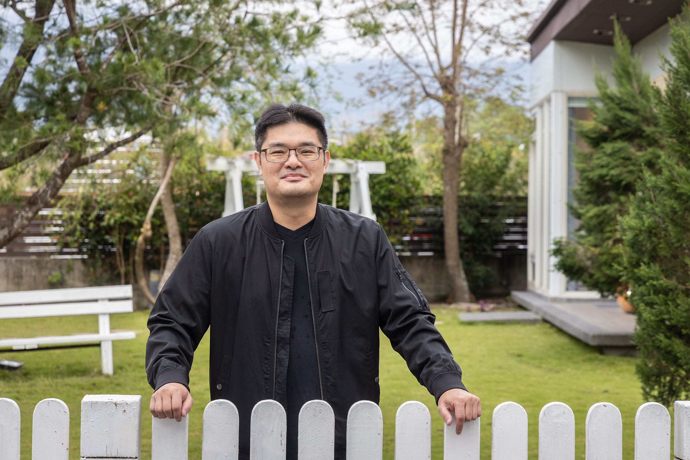 奧丁丁營運長李俊宏愛上綠舍民宿的綠地與庭園,希望人住客可以享受童趣與悠閒時光。
