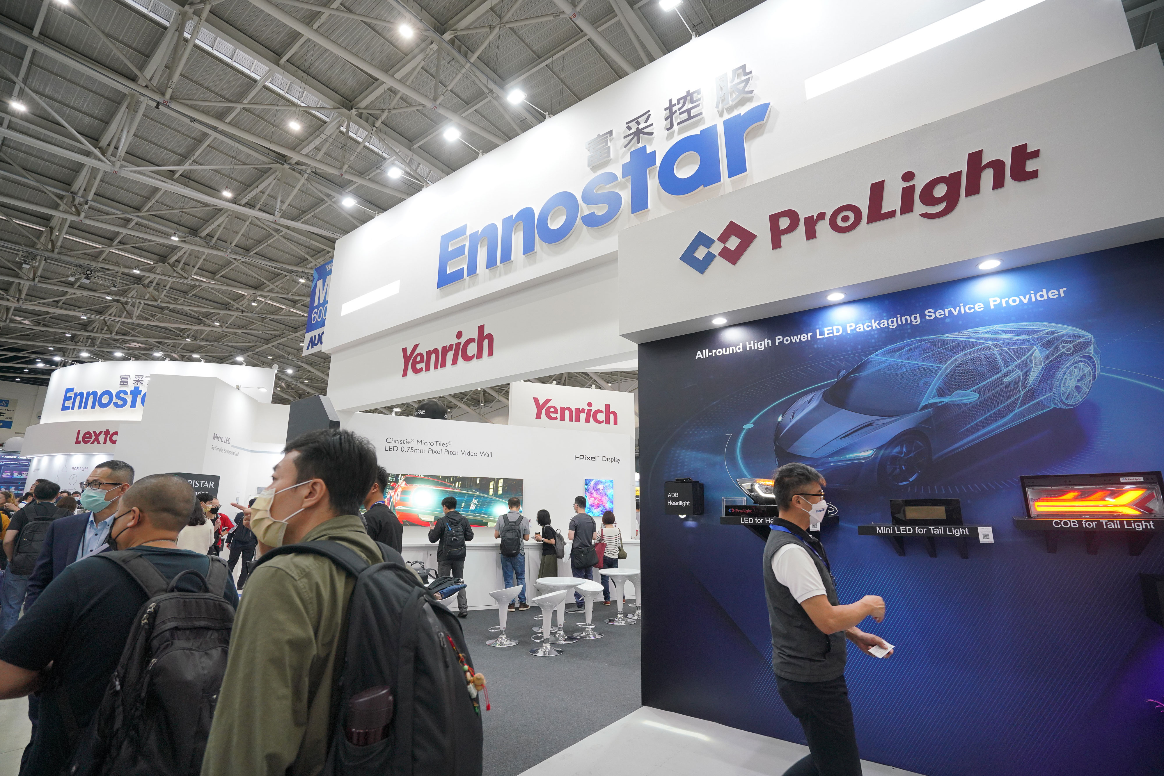 今年5月富采董座換人，由彭双浪接手強攻Micro LED。