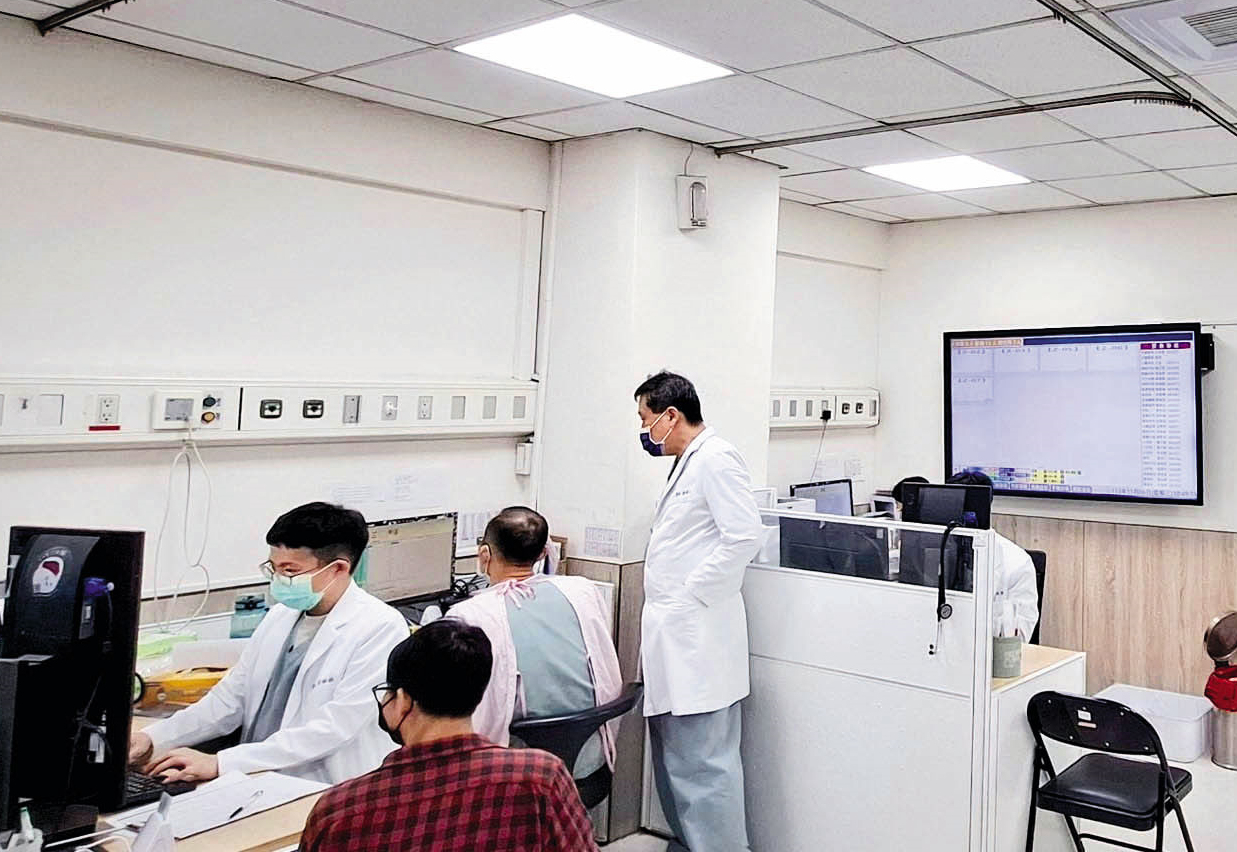 衛福部所屬部立醫院掌握全國逾7成民眾個資，現卻爆出院內系統恐有資安疑慮。（翻攝衛福部台北醫院臉書）