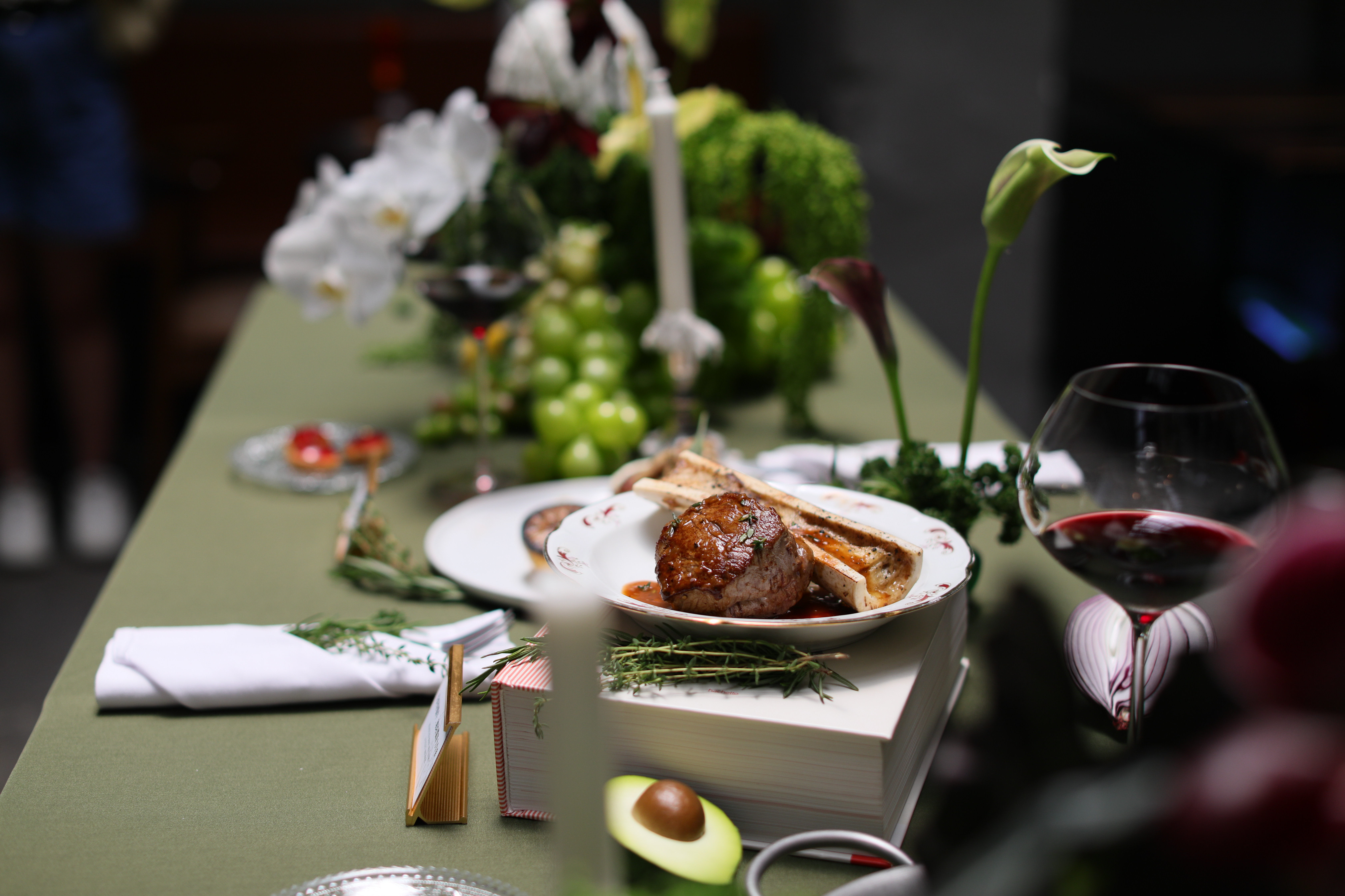 法式餐酒館「BeApe」今年4月底推出的新菜更大膽挑戰里昂的各種內臟料理，滋味令人驚豔。