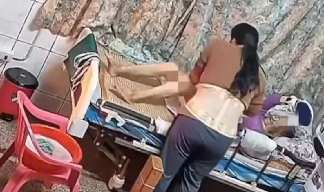 台中一名長期臥床的85歲阿嬤遭外籍看護毆打。（翻攝畫面）