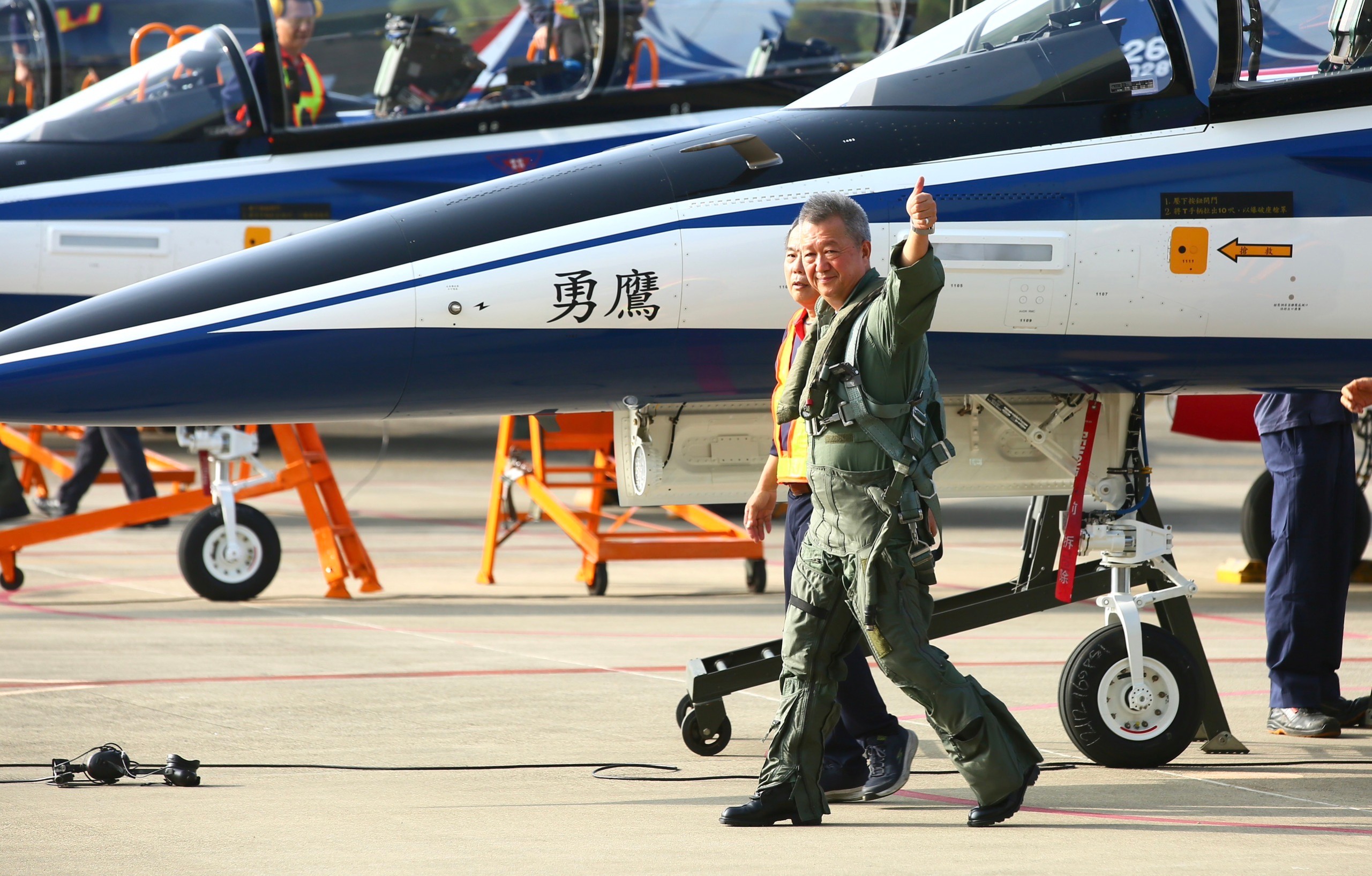 ファッション 漢翔董座胡開宏親自領軍飛交順利完成勇鷹高教機年度交機目標- 鏡 その他