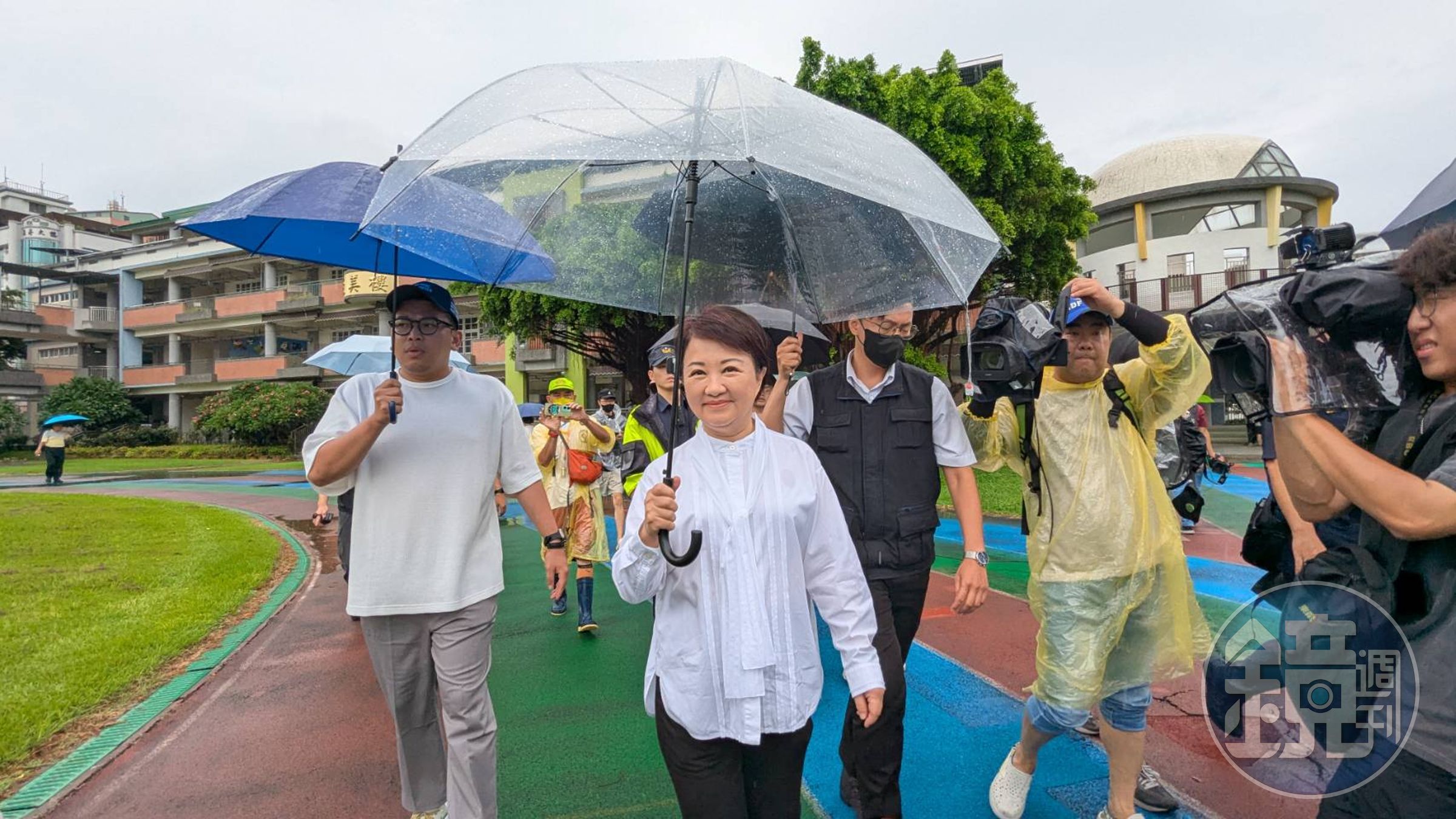 台中市長大雨中完成投票。