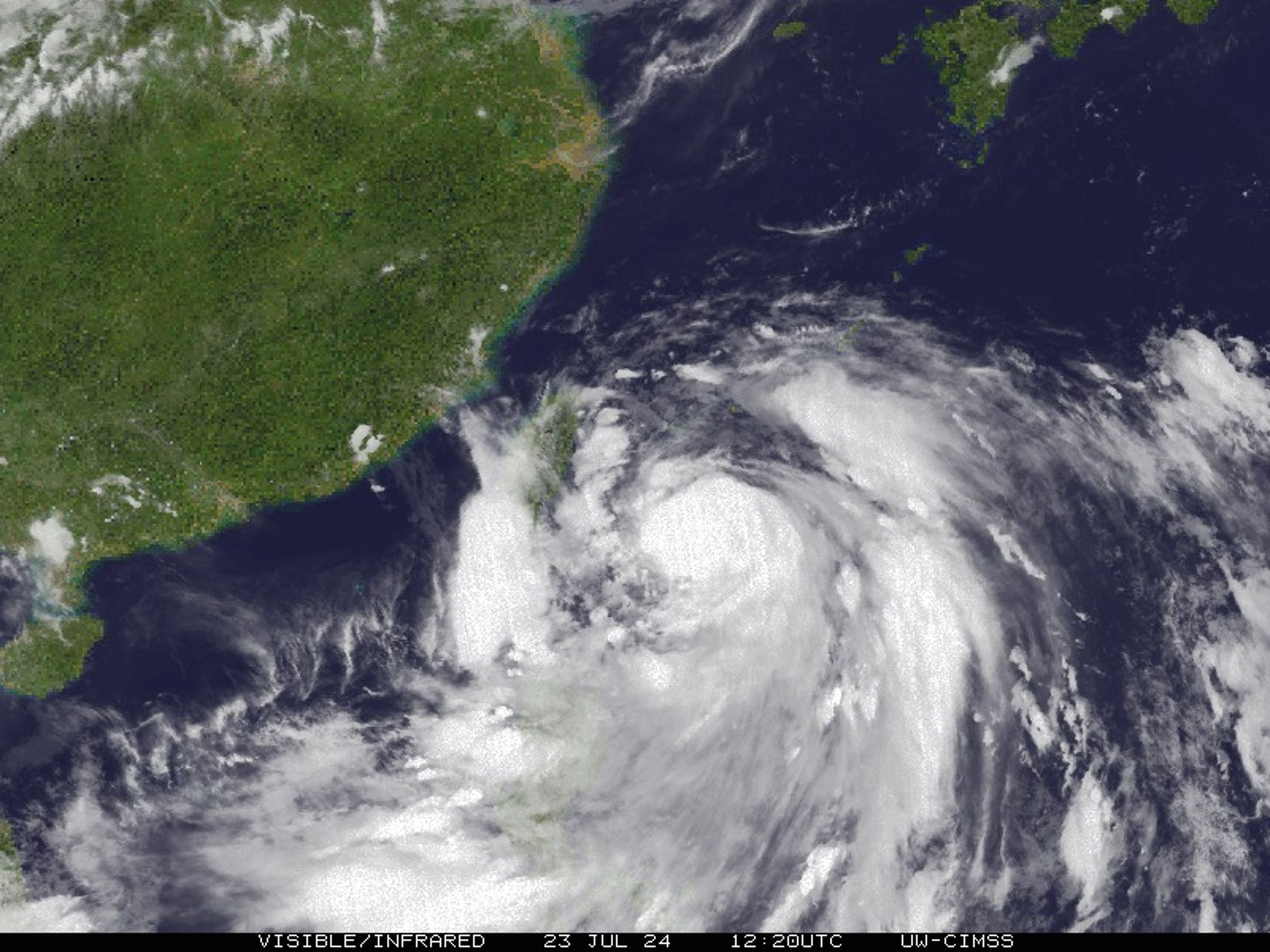 凱米颱風來勢洶洶,今(24日)全台僅金門縣正常上班上課。(翻攝自CIMSS)