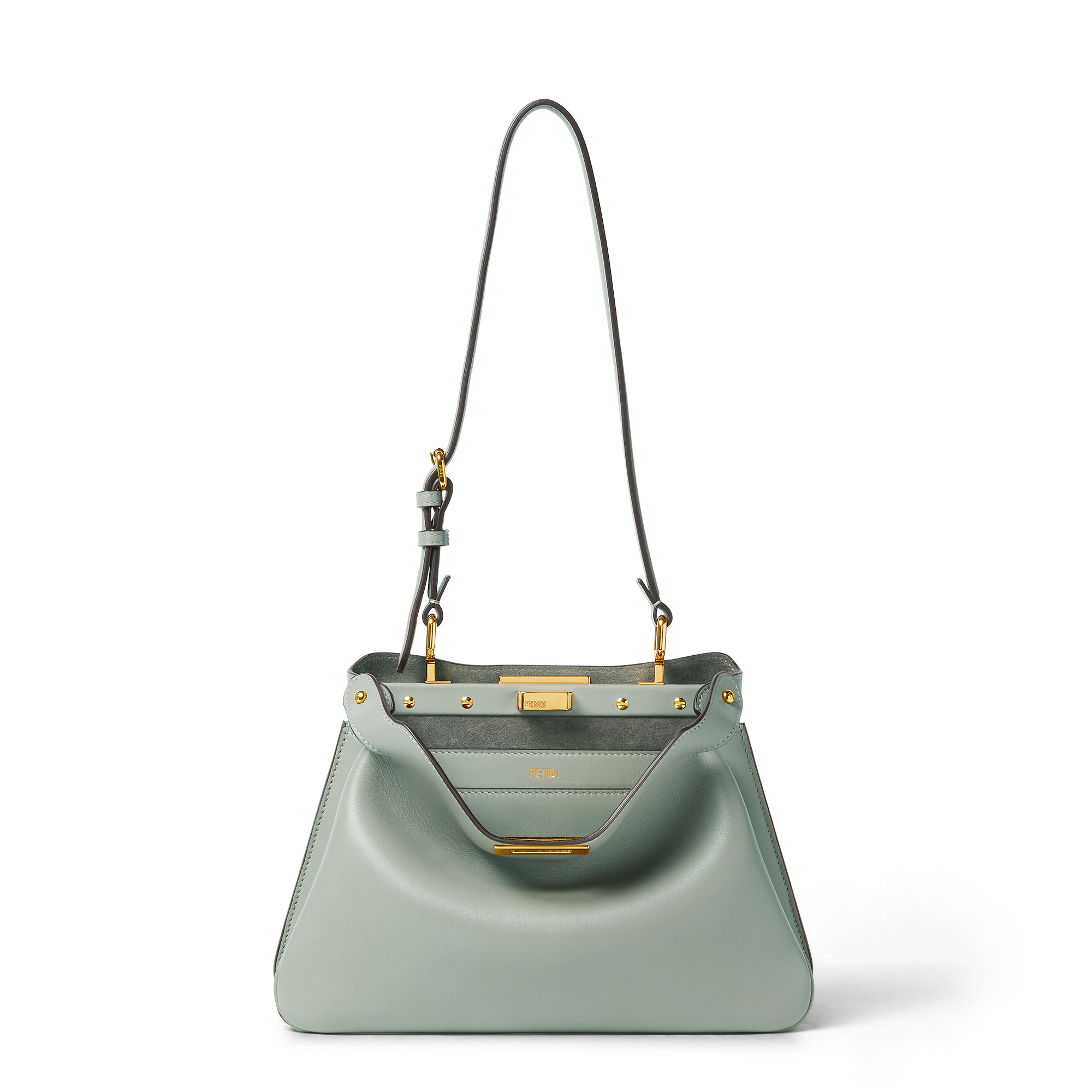 Peekaboo Soft Small抹茶綠色。NT$160,000（FENDI提供）