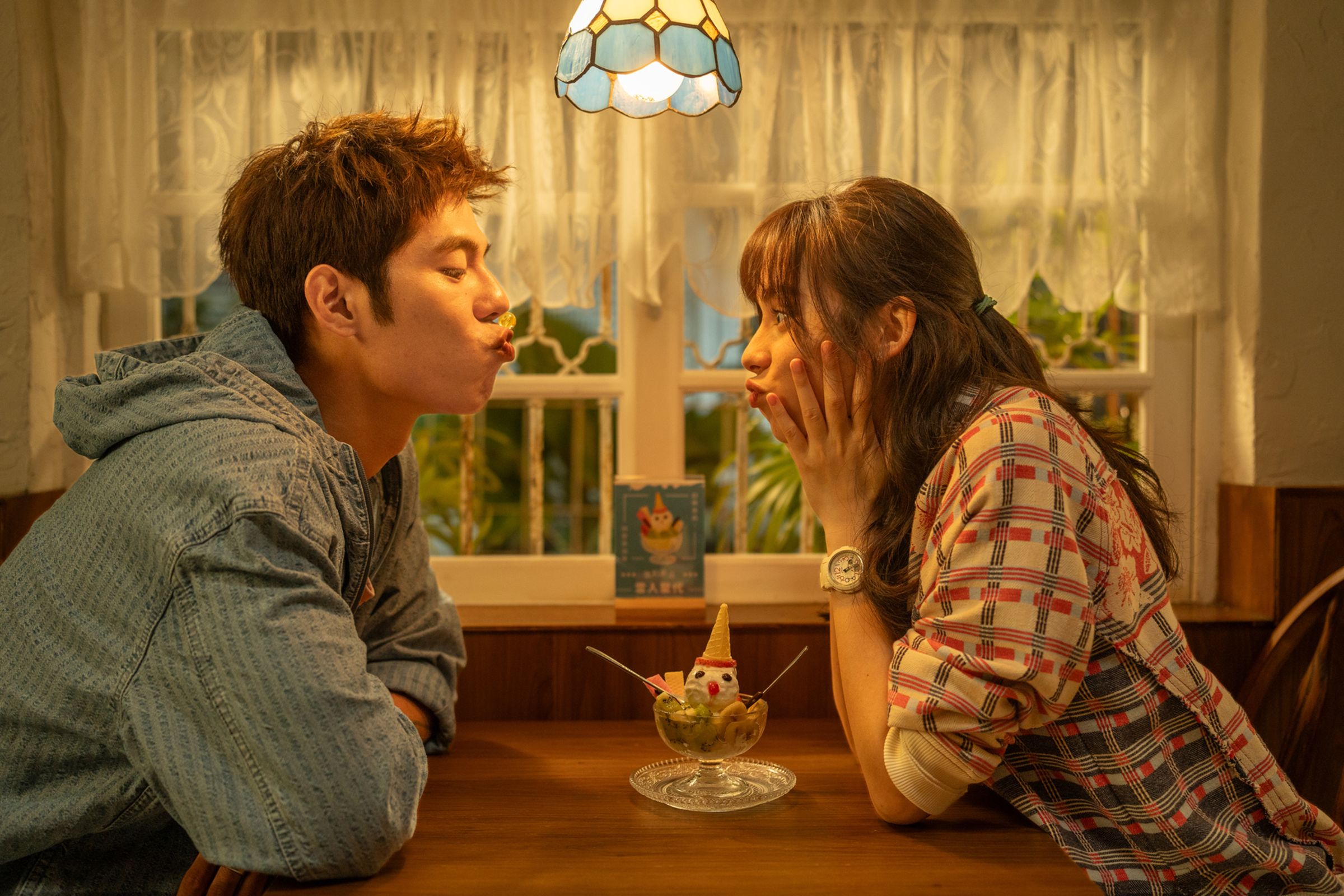 詹懷雲、林奕嵐主演的《命中註定那頭鵝》將在下月白色情人節上映。（双喜電影提供）