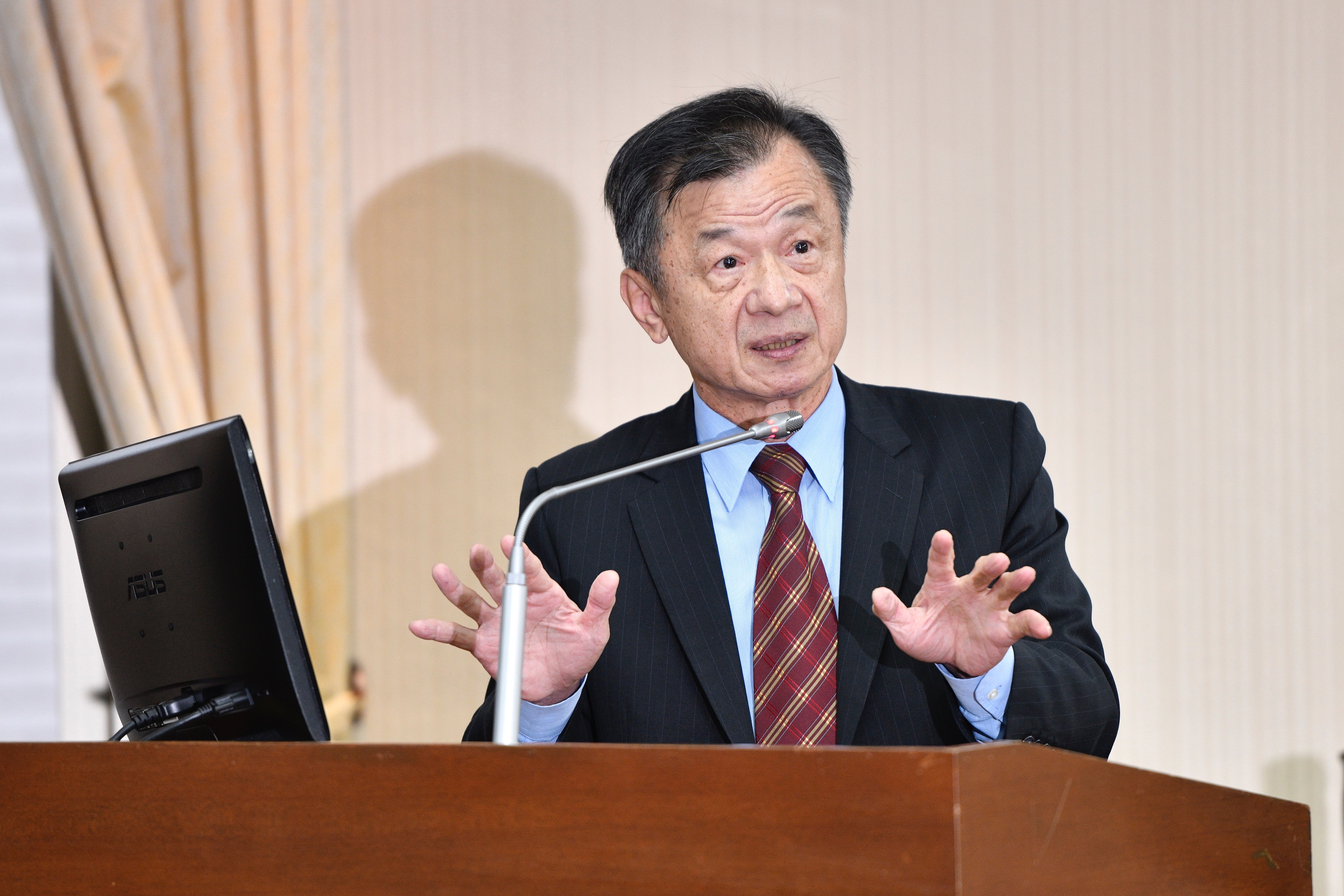 針對中國國務院報告涉台內容刪除「和平」一詞，陸委會邱太三做出回應。