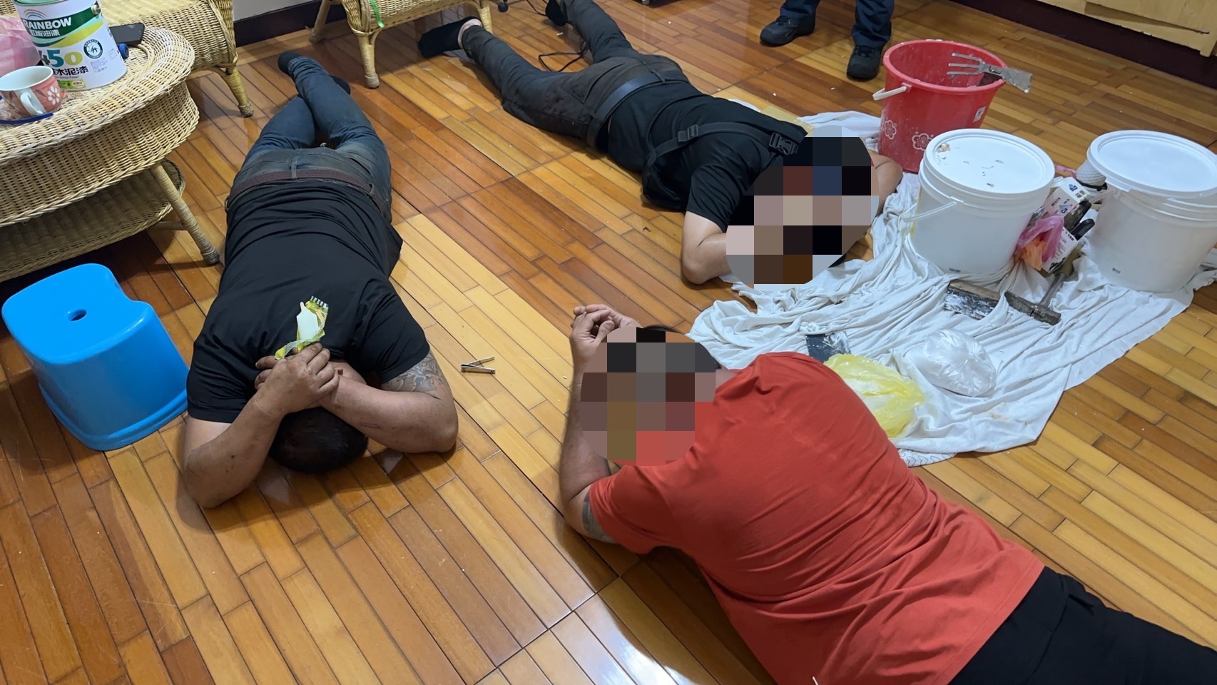 警方循線逮捕郭男等7名共犯。（翻攝畫面）