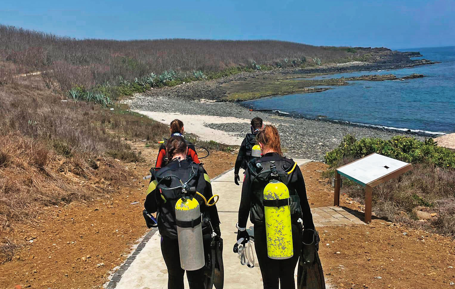 檢方查出，陳正國出資的公司搶下自己任職系所多項標案，如2020年船外機及水肺潛水裝備。（翻攝澎科大海洋遊憩系臉書）