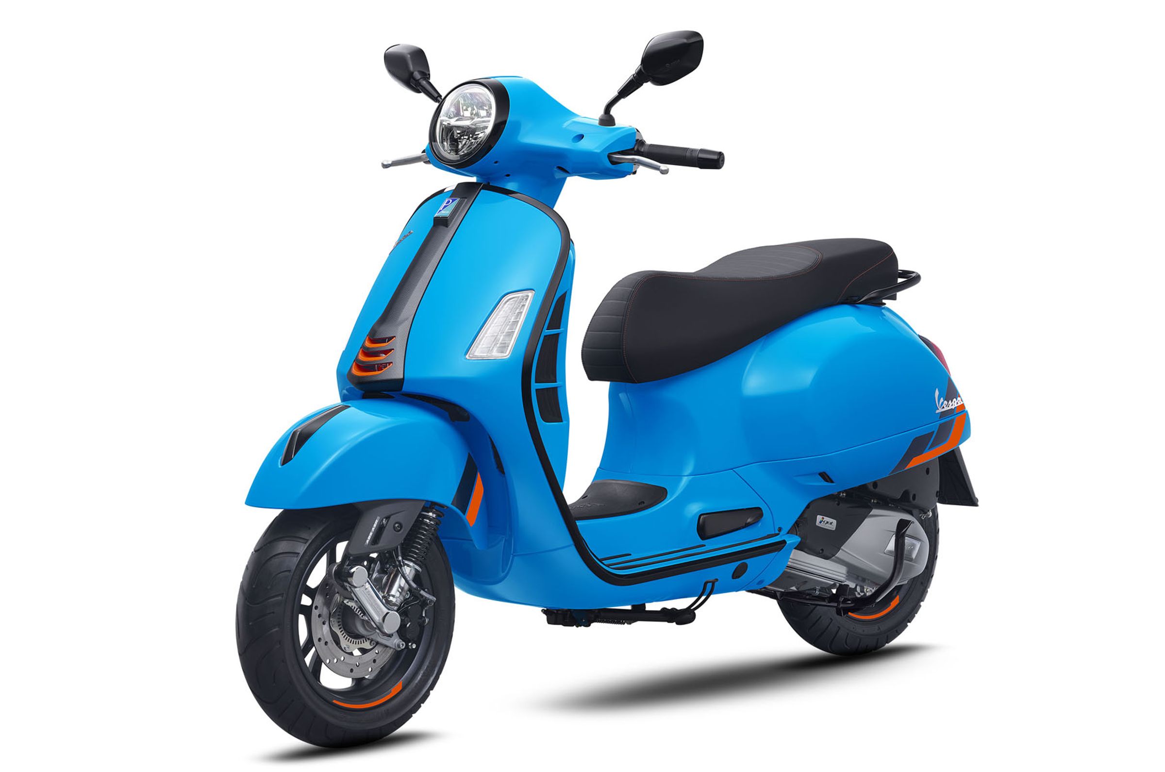 Vespa GTS 300 Super Sport「前蔚藍」，建議售價33.9萬元。