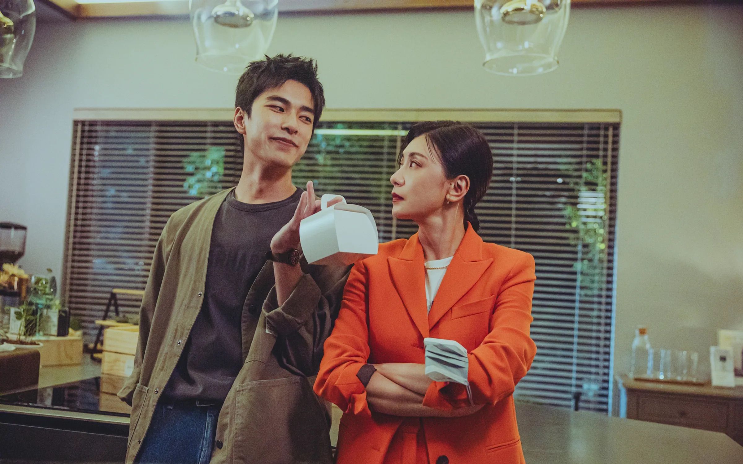 賈靜雯和曾敬驊上演年下戀,尺度非常激情。(Netflix提供)