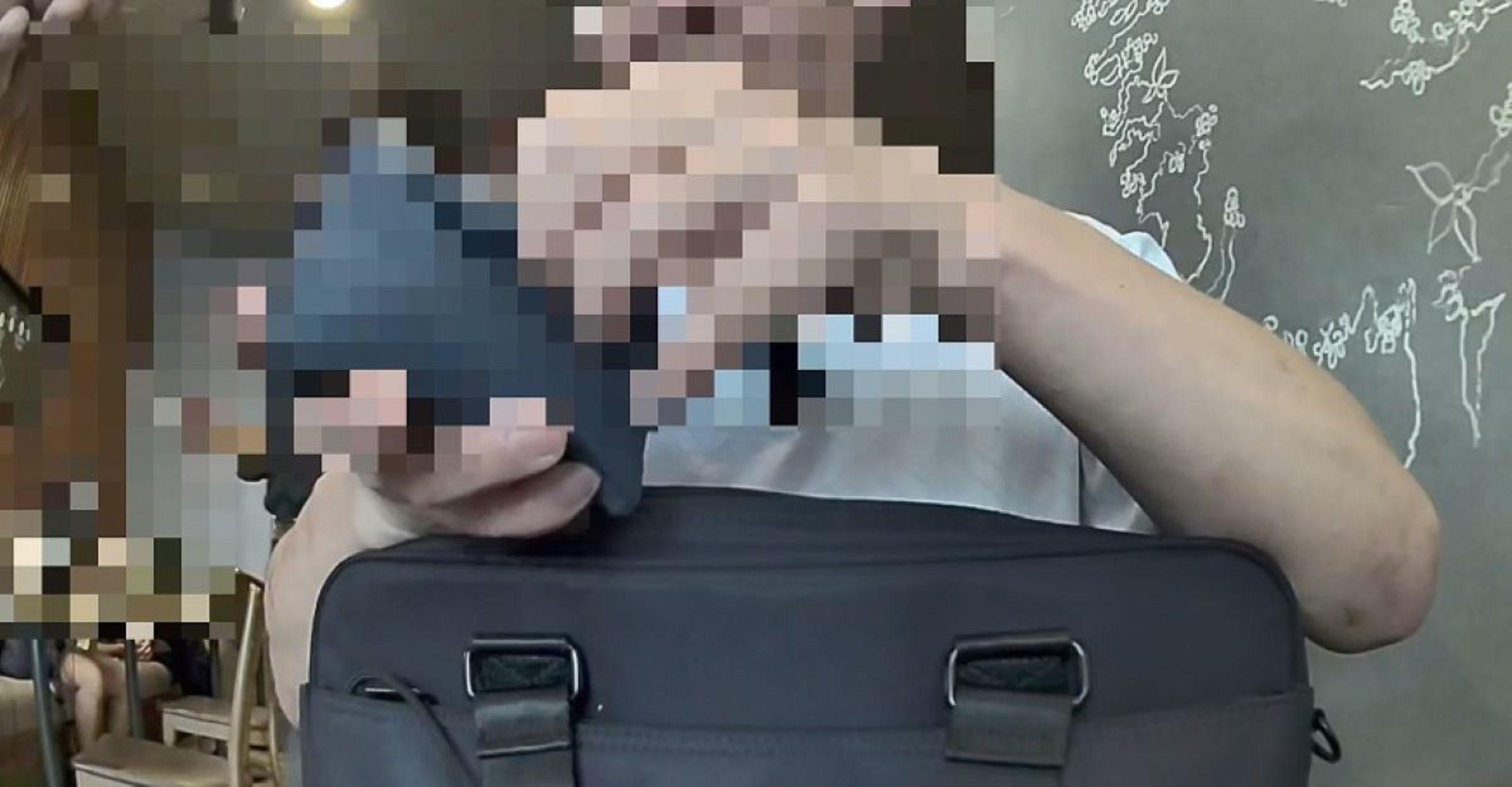 警方逮捕面交車手。(內湖分局提供)