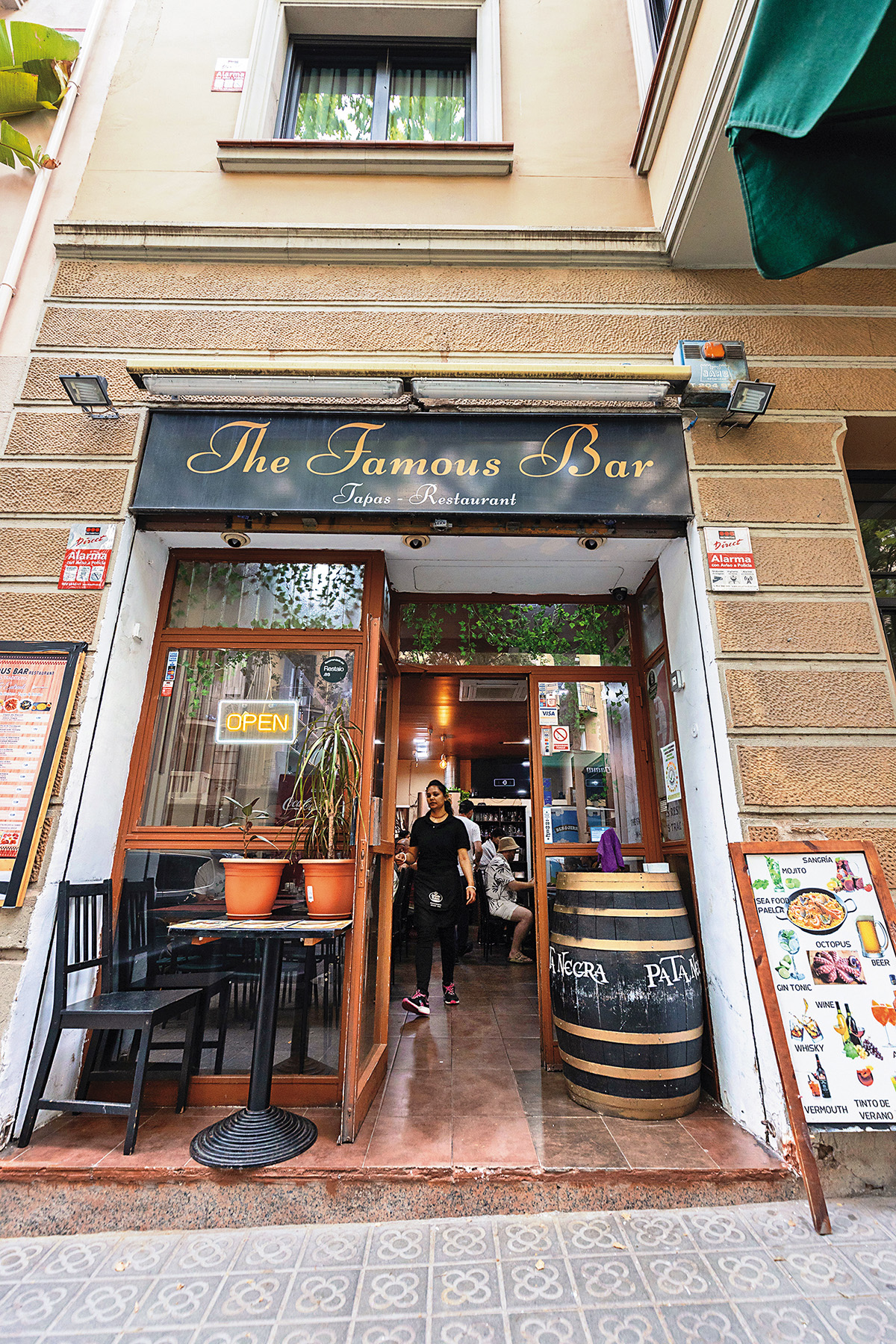 位於聖家堂旁的「The Famous Bar Restaurant」是一間相當有人氣的西班牙小食餐廳。