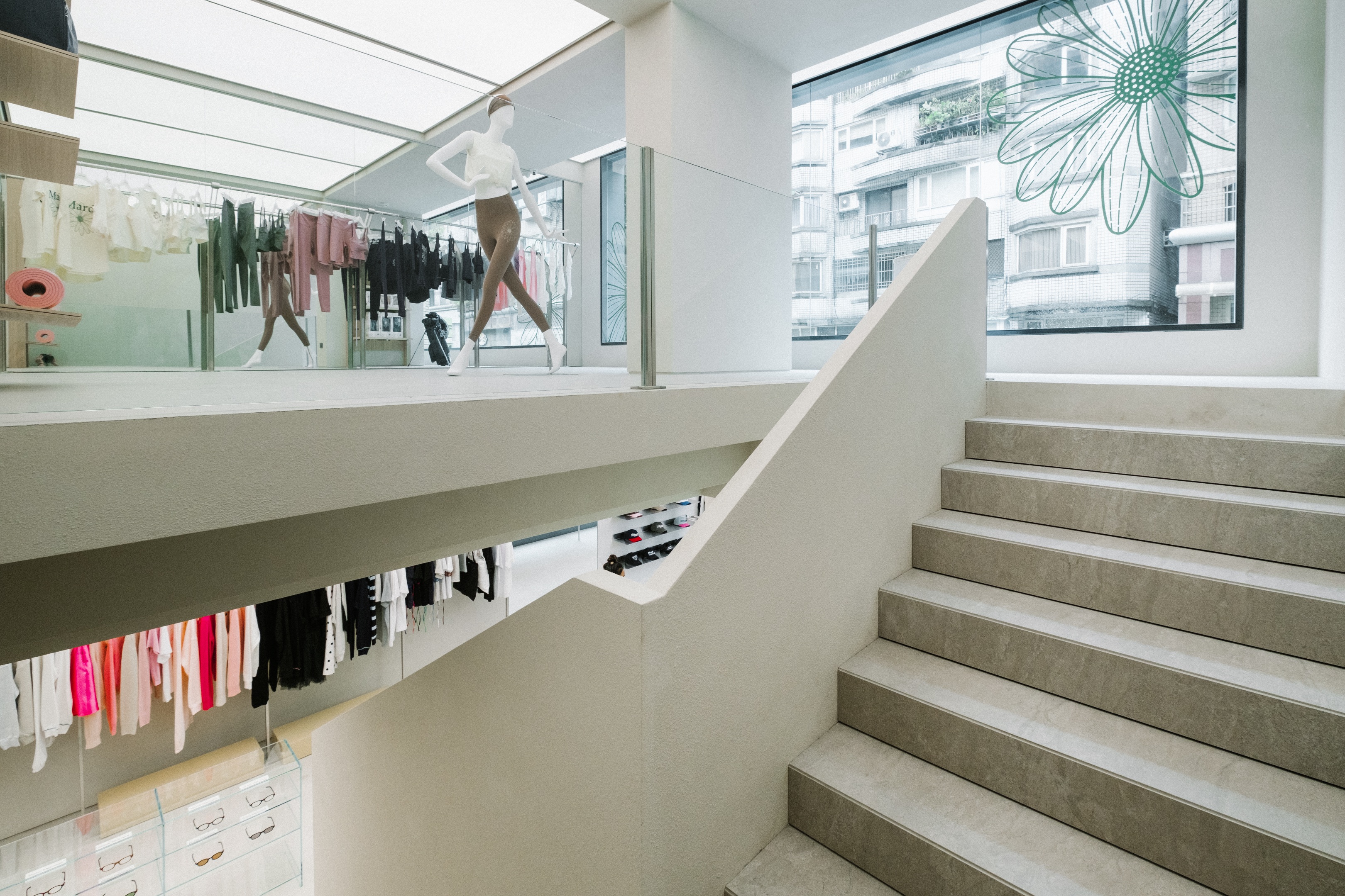 Mardi Mercredi在台北東區開設兩層樓的旗艦店。（英斯伯貿易提供）