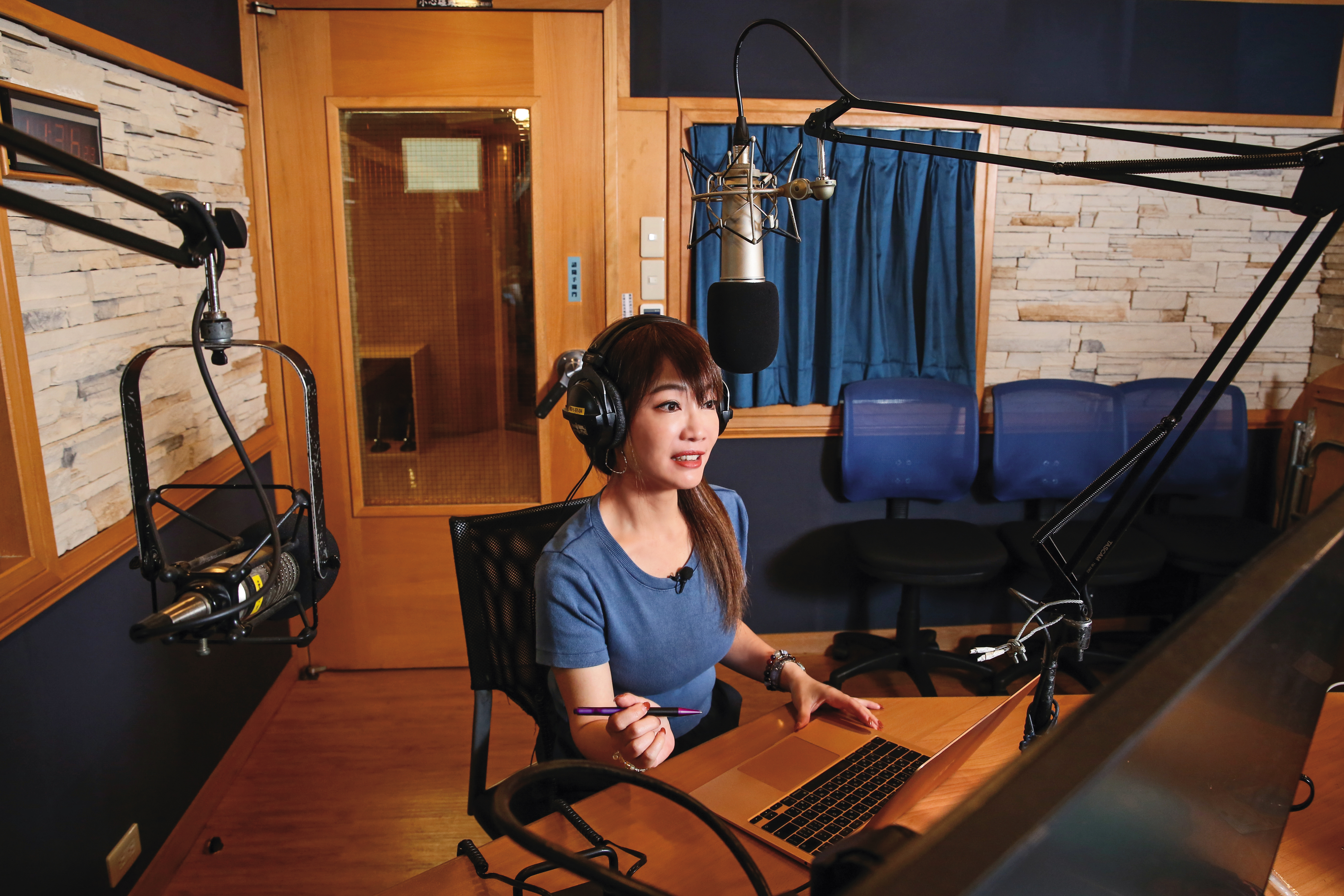 飛碟電台主持人蕭彤雯重視保險保障，全家從醫療到長照都齊備。