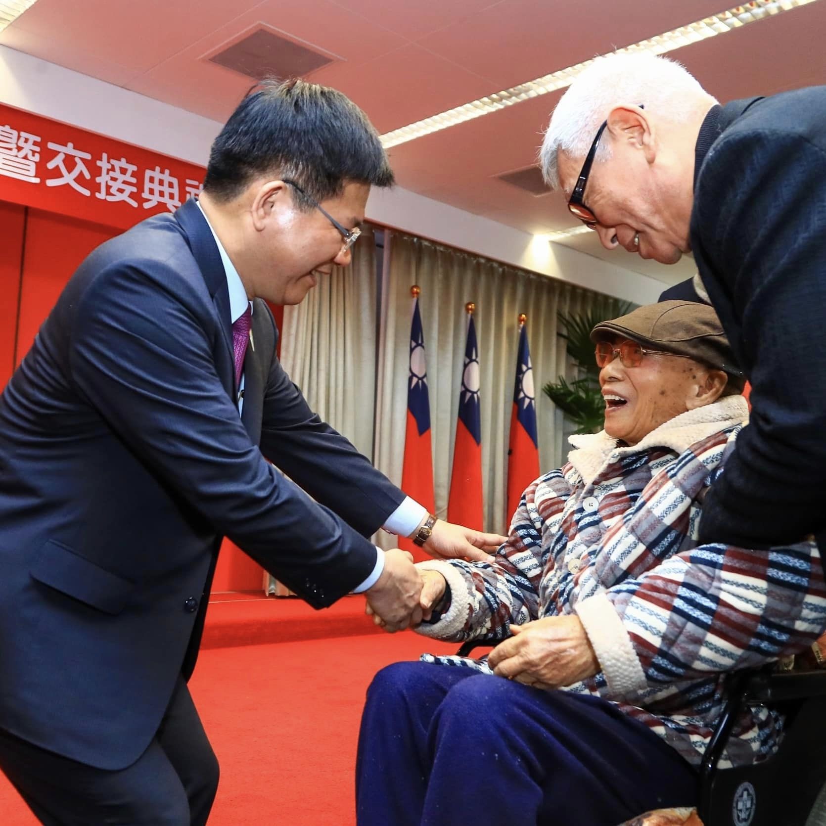 彩虹爺爺過世,林佳龍發文懷念與他會面的點滴。(翻攝自林佳龍臉書)