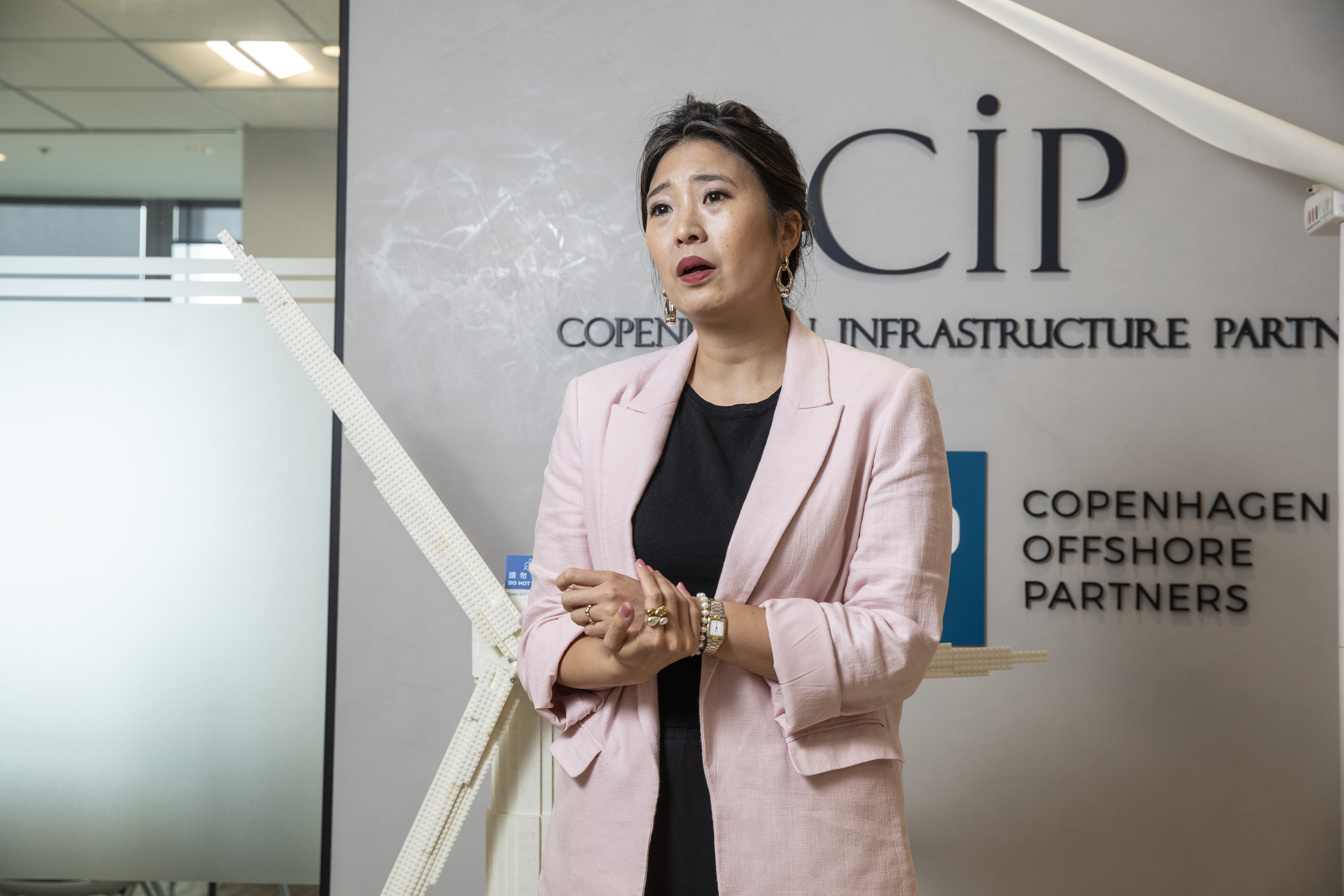 在船期奇貨可居的當下，CIP所有海工合約已全數完備，為準時併網奠定了良好的基礎。（圖為CIP區域總裁許乃文）