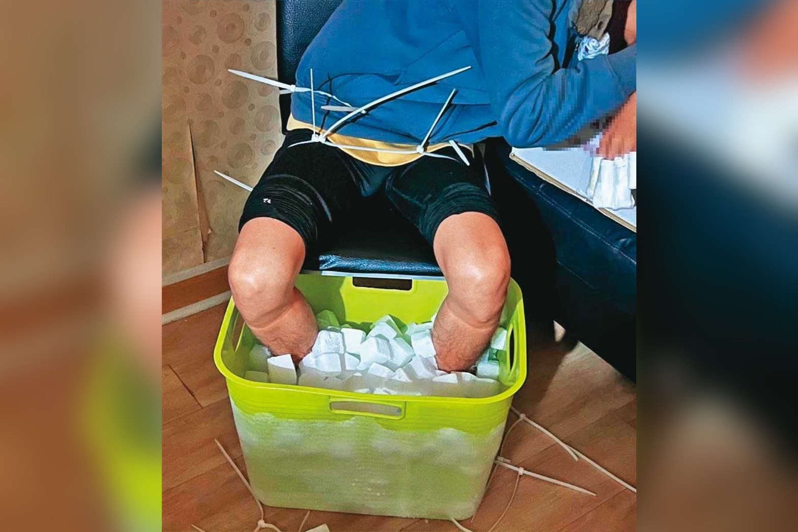 張姓男大生雙腿放在乾冰內10小時詐保未遂還導致截肢，一度震驚社會。（翻攝畫面）