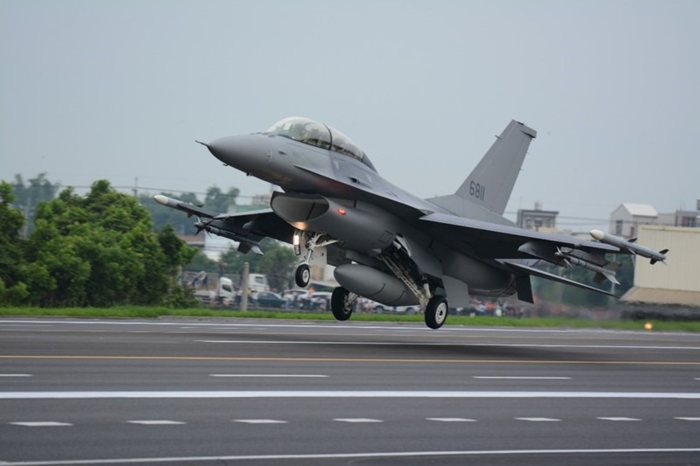 國軍向美採購66架全新F-16V戰機，原定明年結束完成交貨，至今交機數量卻是零。（翻攝自中華民國空軍官網）
