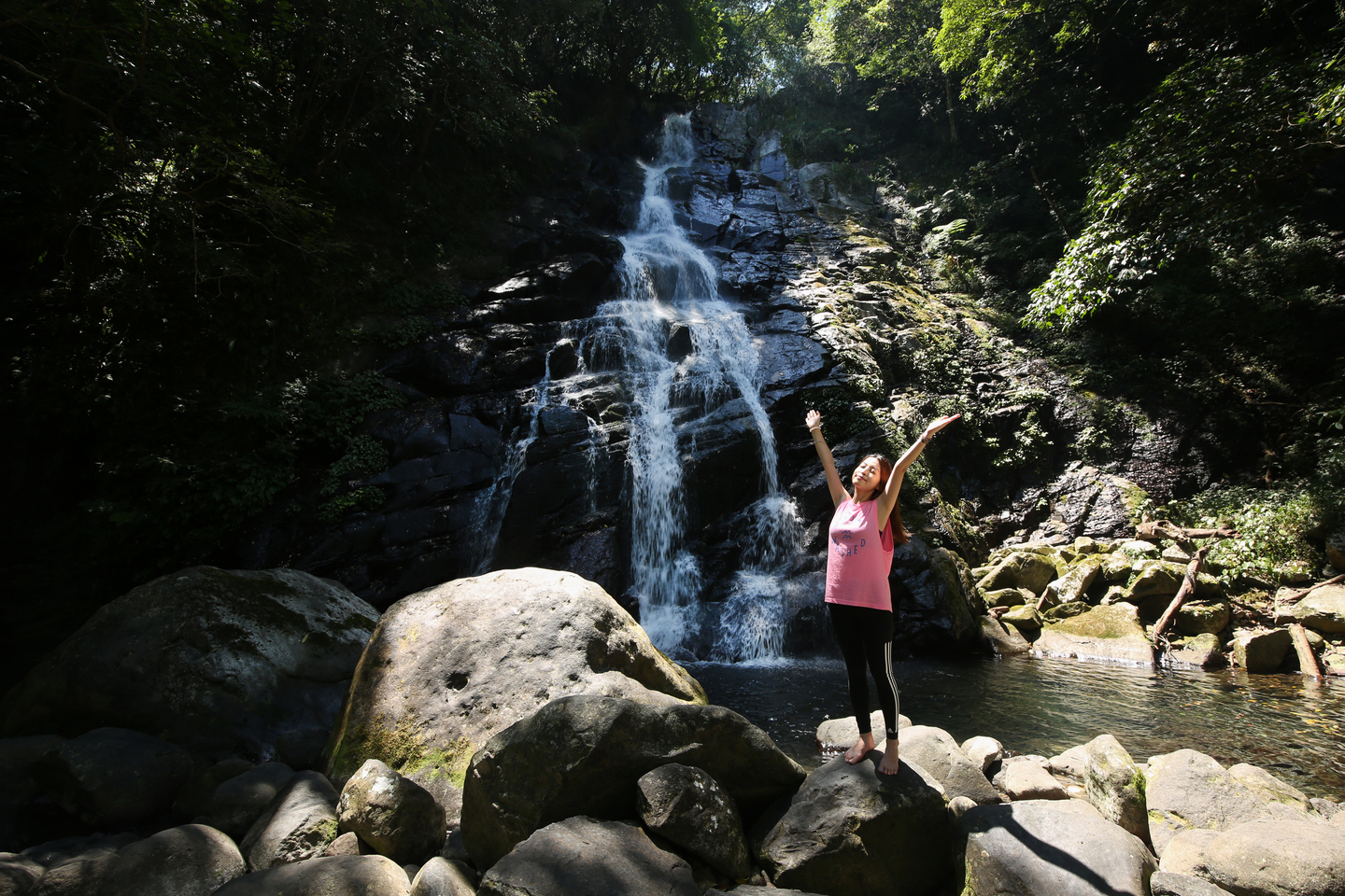 青山瀑布步道的終點給人真正的透心涼之感。