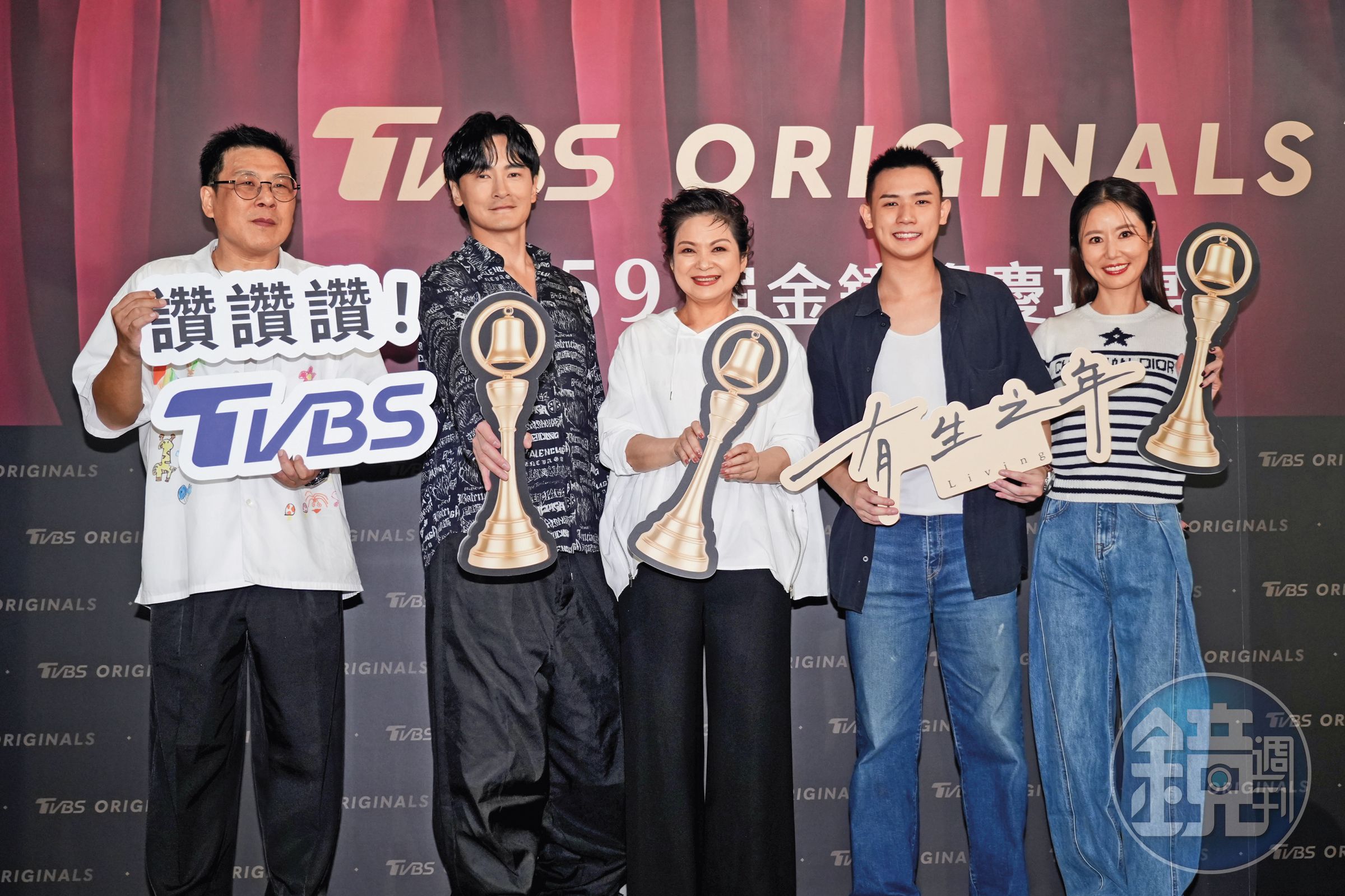 林心如(右一)製作TVBS劇集《有生之年》,去年奪下金鐘獎最佳戲劇大獎。