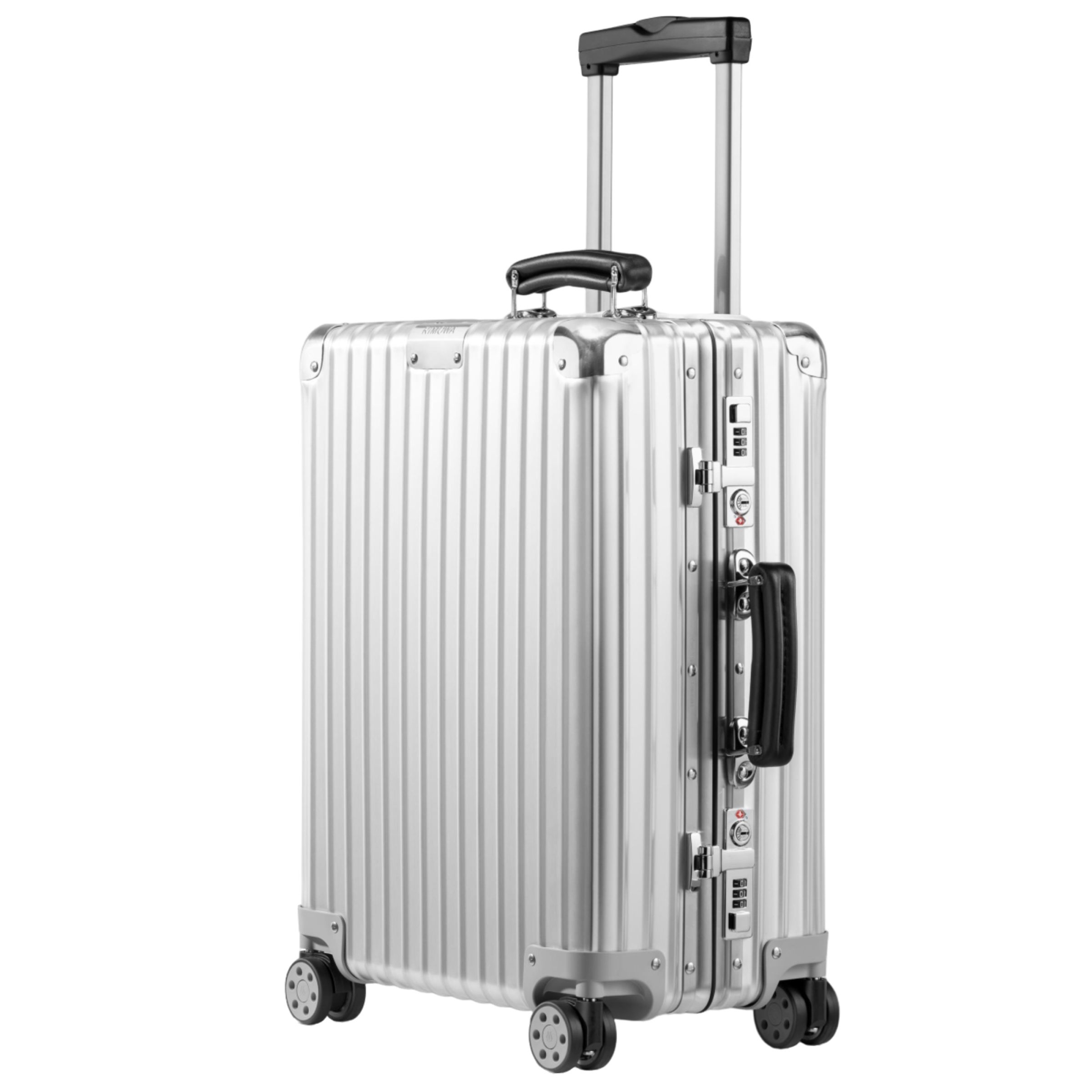 RIMOWA Classic系列Cabin Silver銀色行李箱。NT$56,000(美之心提供)