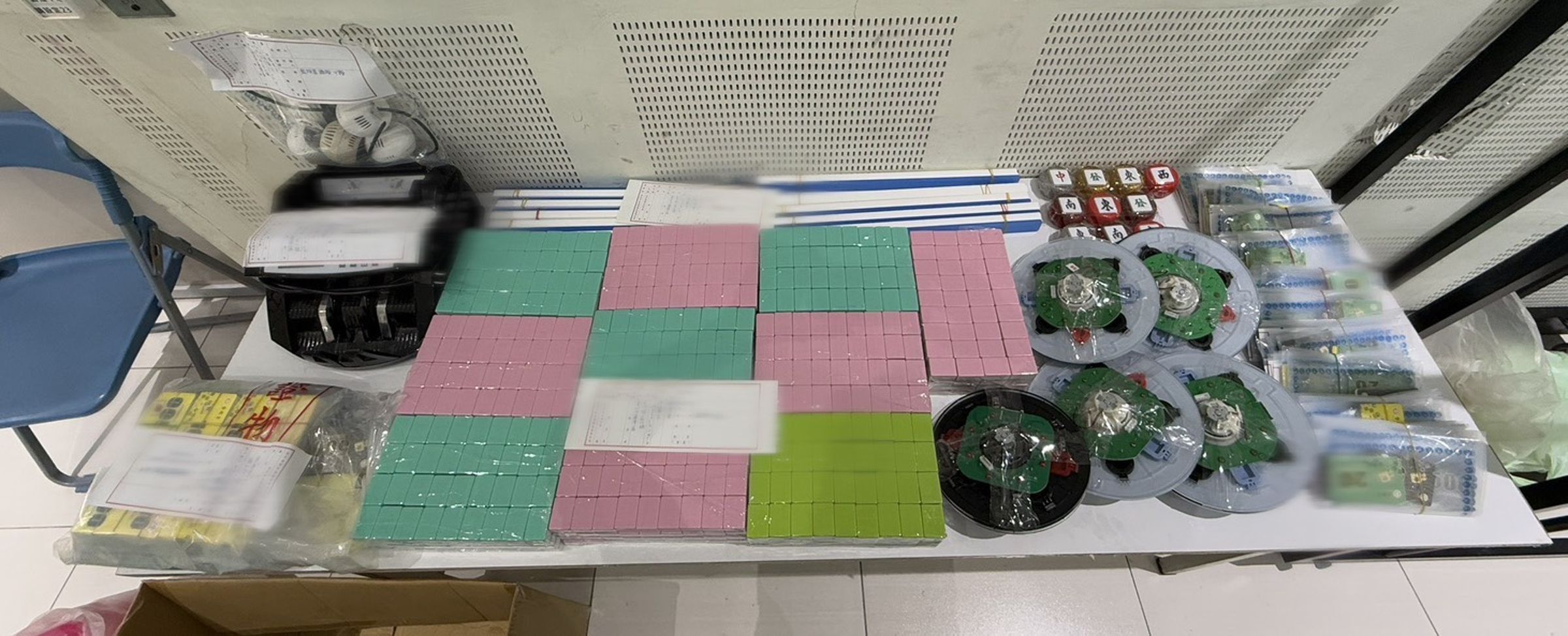 國內棋牌社隱藏賭博問題嚴重。（警方提供）
