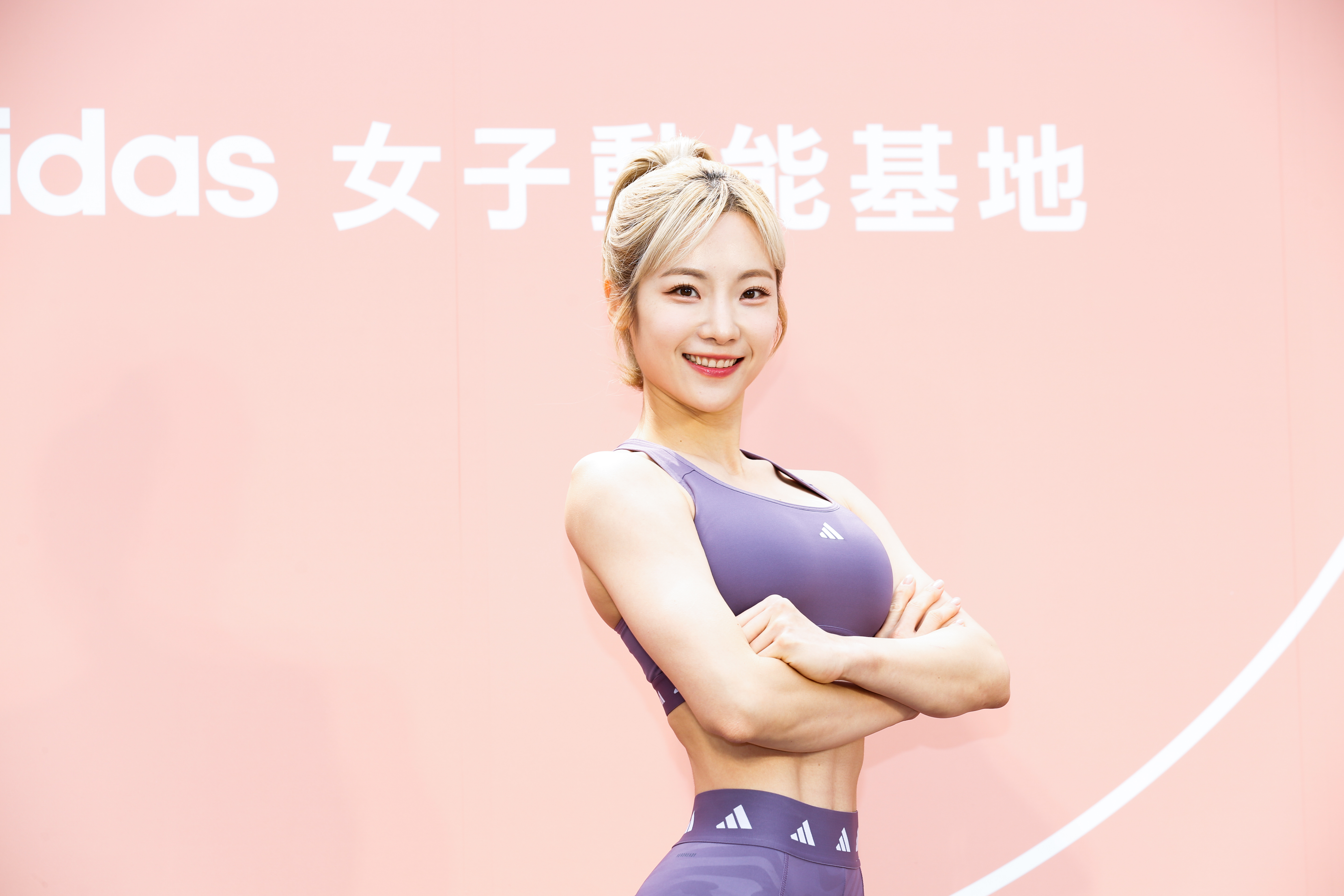 韓國運動網紅沈音燈在台北出席adidas活動，展現她最喜歡的腰臀曲線。