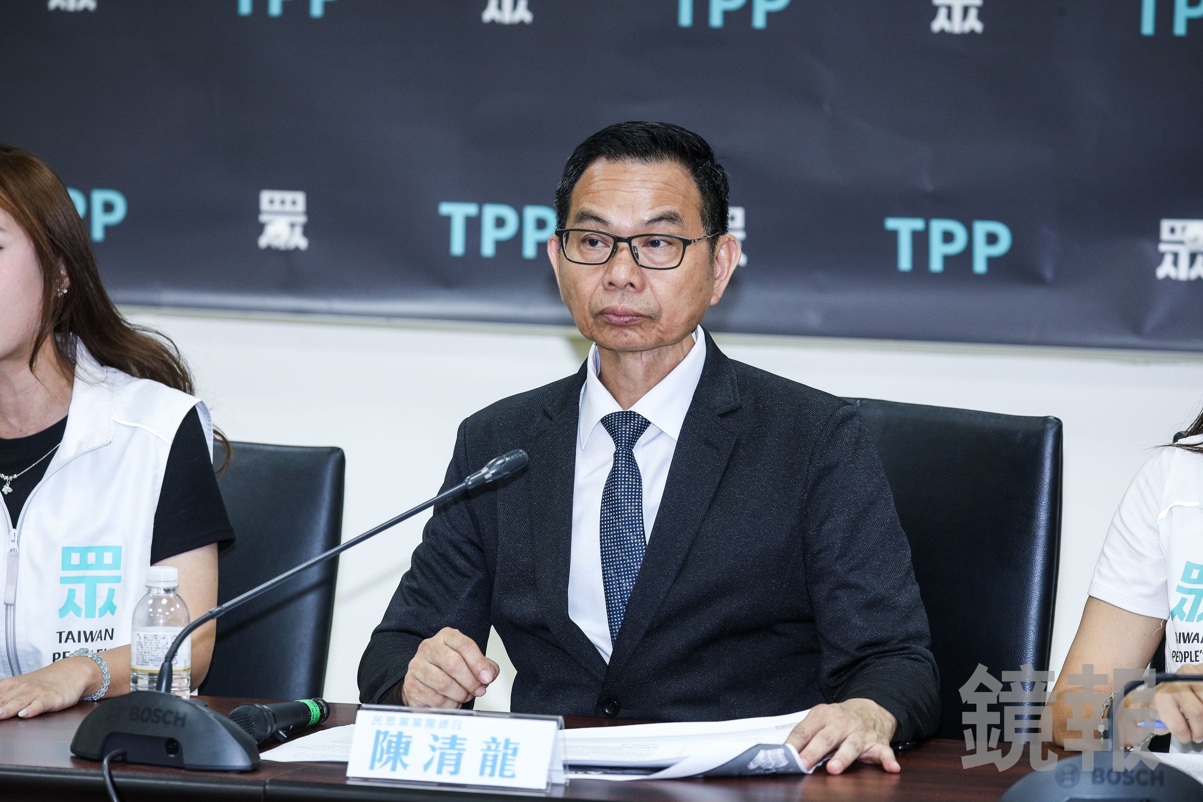陳清龍再嗆徐佳青說謊,稱她濫用出國預算,放話一定會刪除浮編預算。(鏡報鄒保祥)