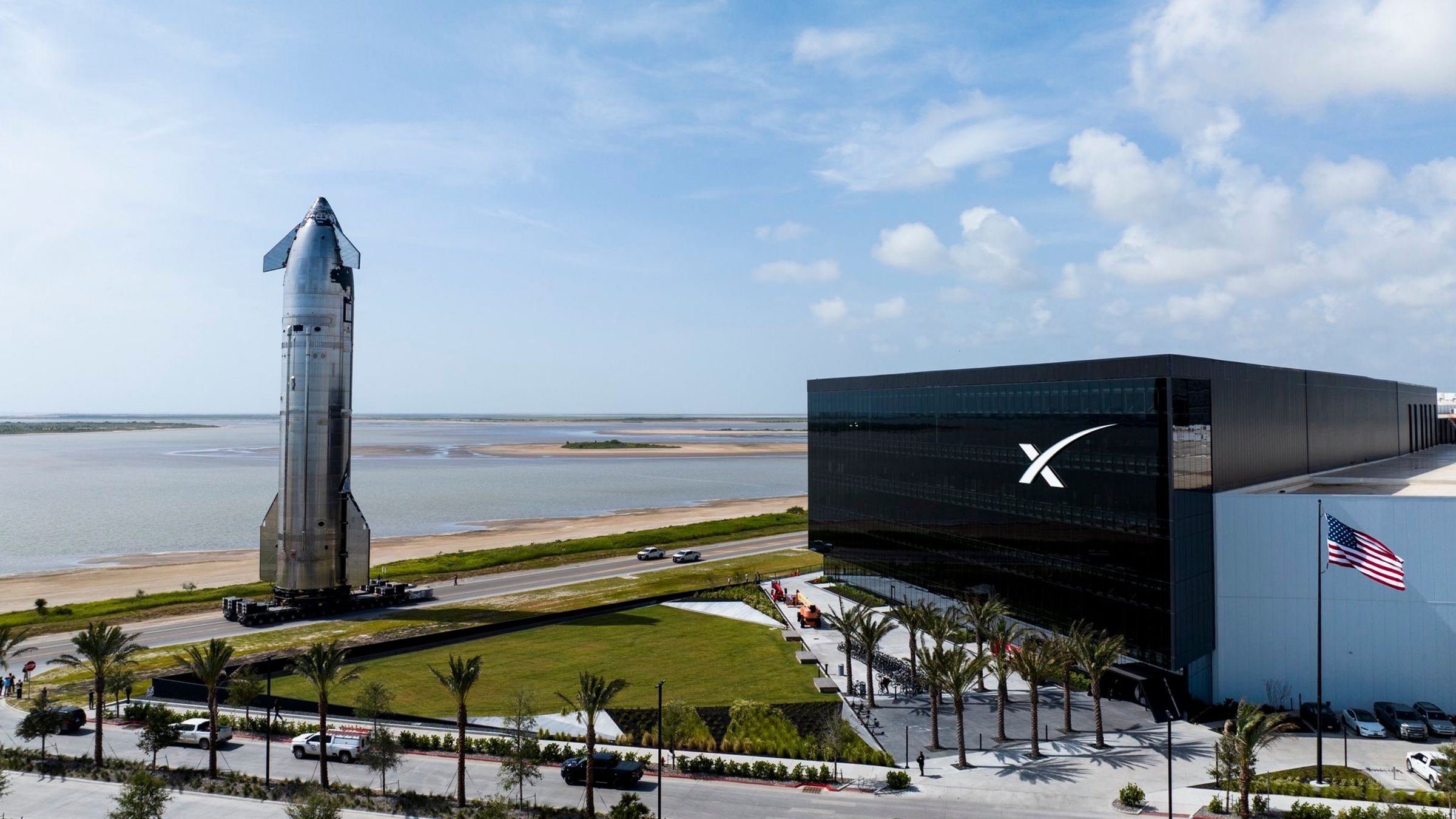 消息指出,SpaceX計畫在本次IPO中發行5億5,560萬股,並罕見地在推介階段就直接設定了每股135美元的目標價,預計募集高達 750 億美元的資金。