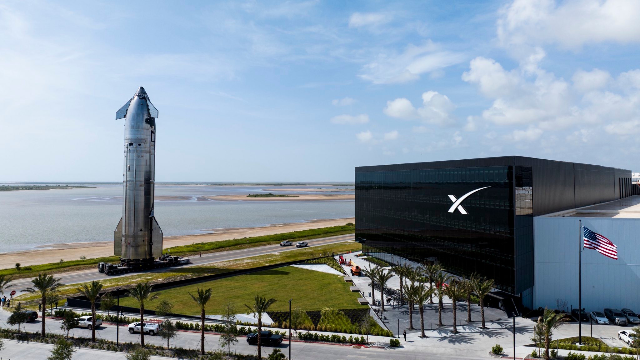 消息指出，SpaceX計畫在本次IPO中發行5億5,560萬股，並罕見地在推介階段就直接設定了每股135美元的目標價，預計募集高達 750 億美元的資金。